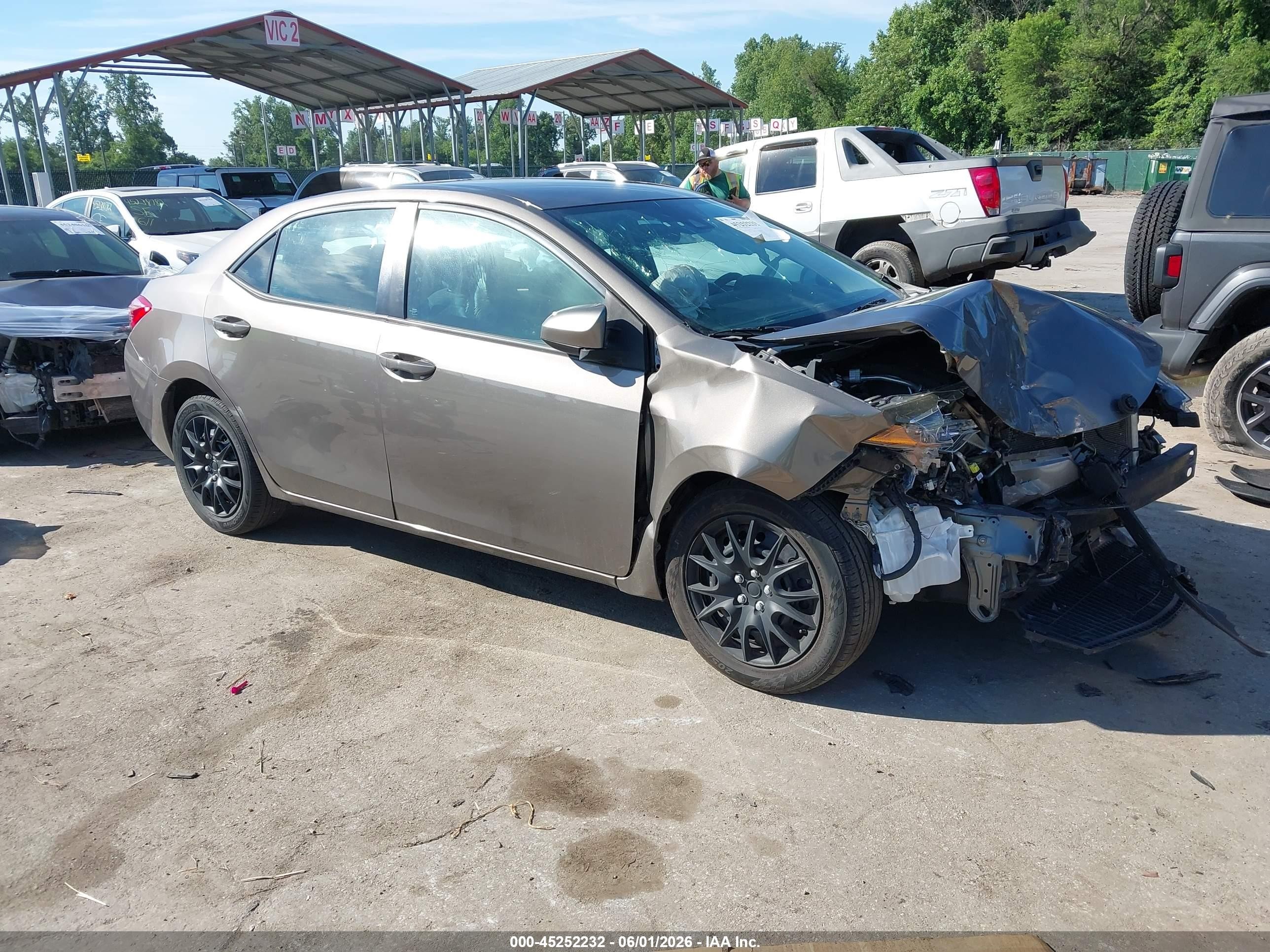 2018 Toyota Corolla SE, VIN 2T1BURHE4JC000592 — Front end