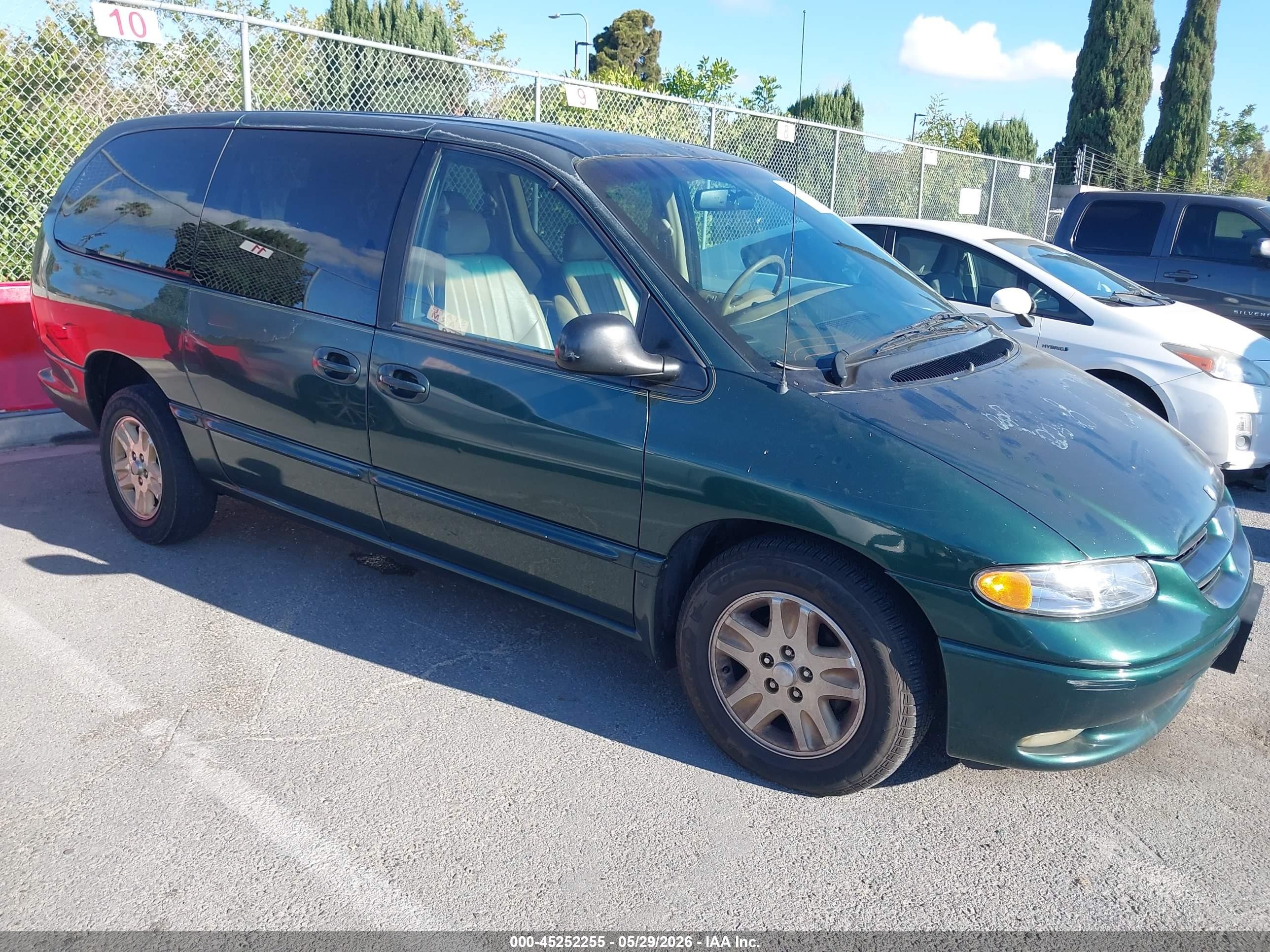 1997 Dodge Caravan LE, VIN 1B4GP54L9VB363014 — Rear end