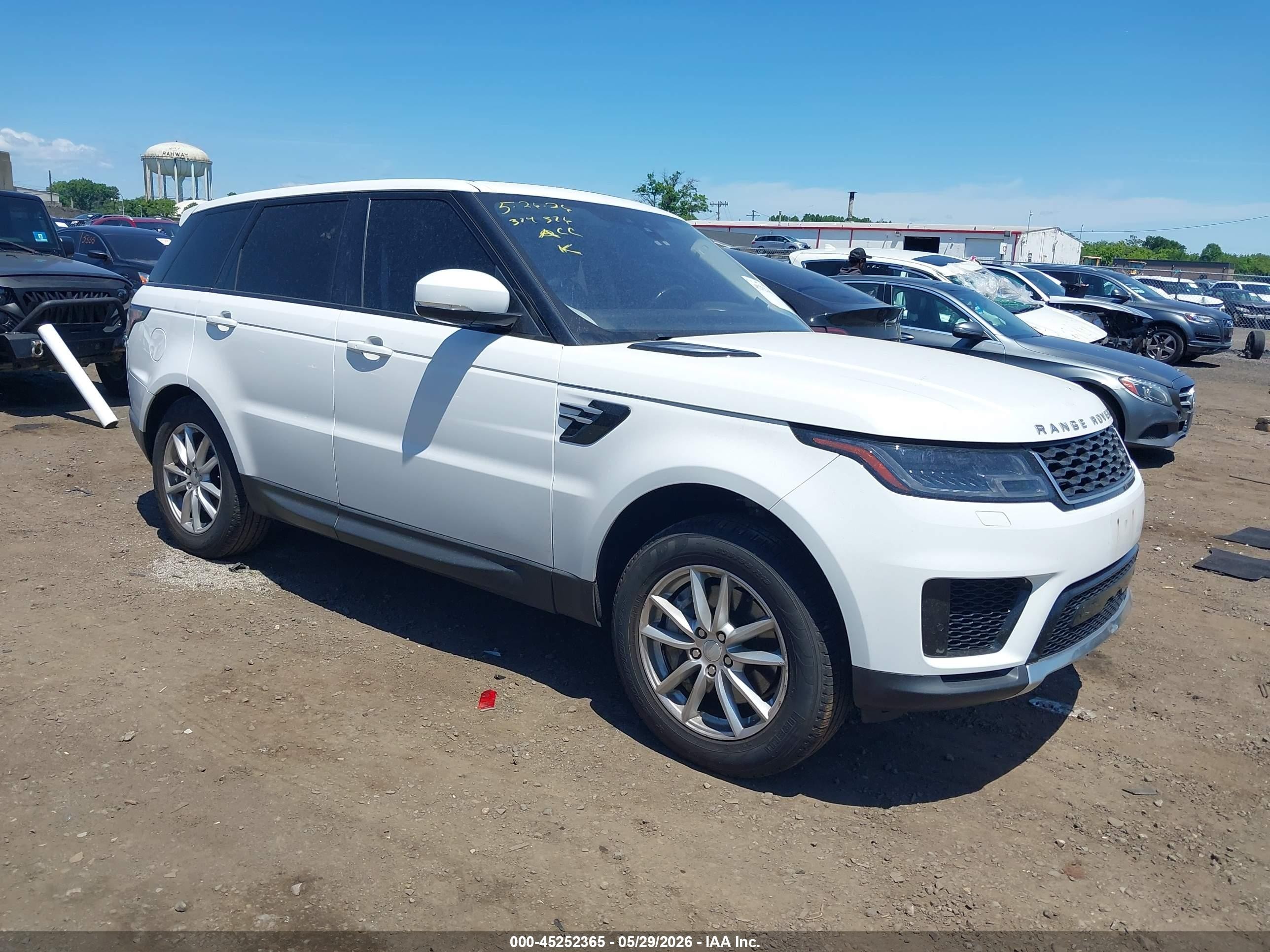 2021 Land Rover Range Rover Sport SE, VIN SALWG2SU3MA788587 — Rear end
