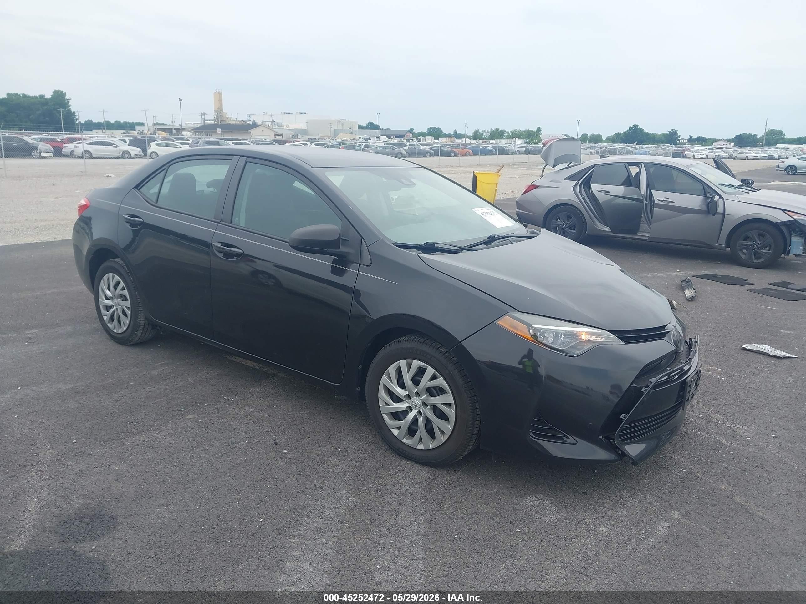 2018 Toyota Corolla LE, VIN 2T1BURHE7JC983493 — Front end