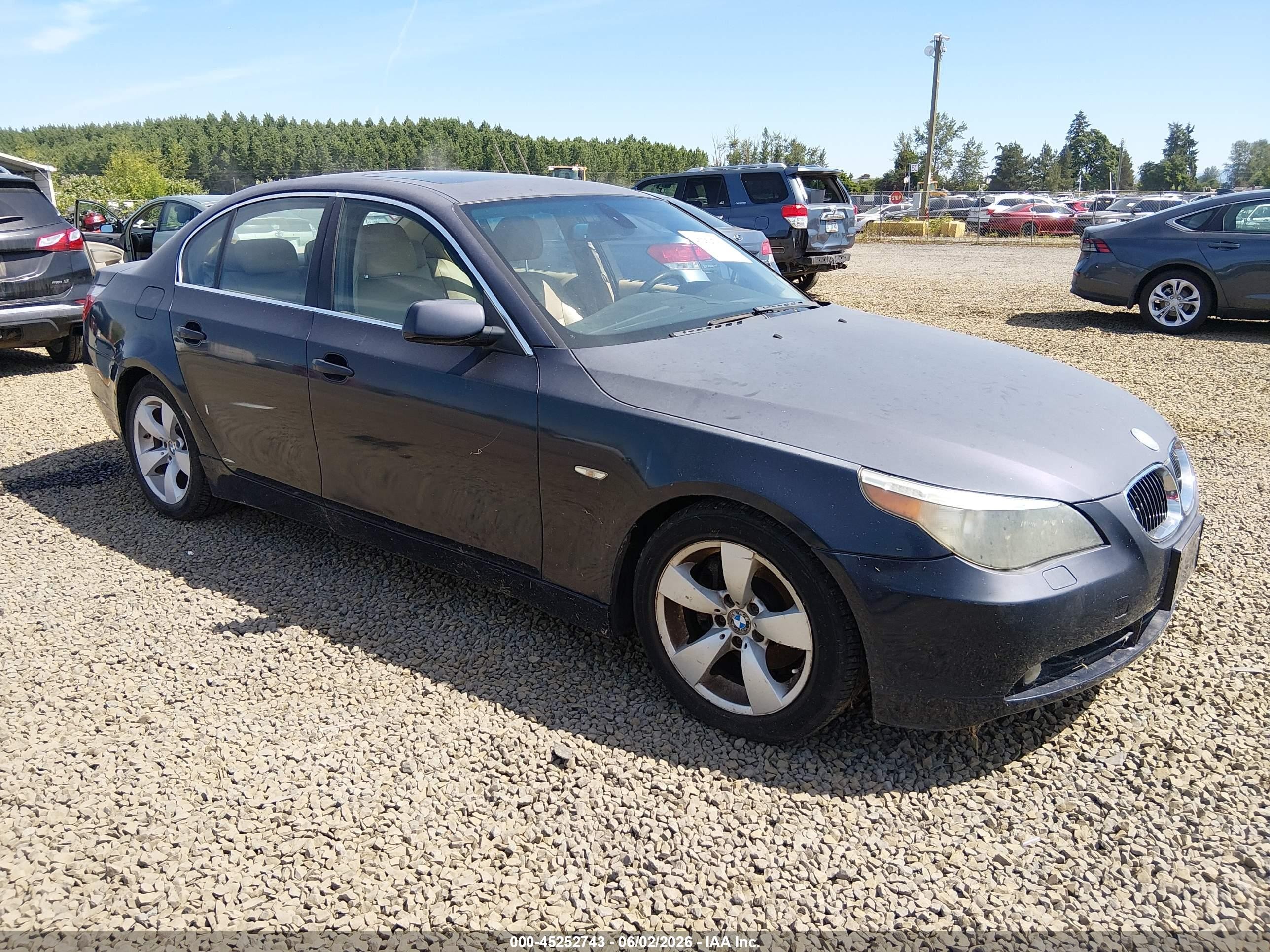 2007 BMW 5 Series 525i, VIN WBANE53537CK92390 — Normal wear