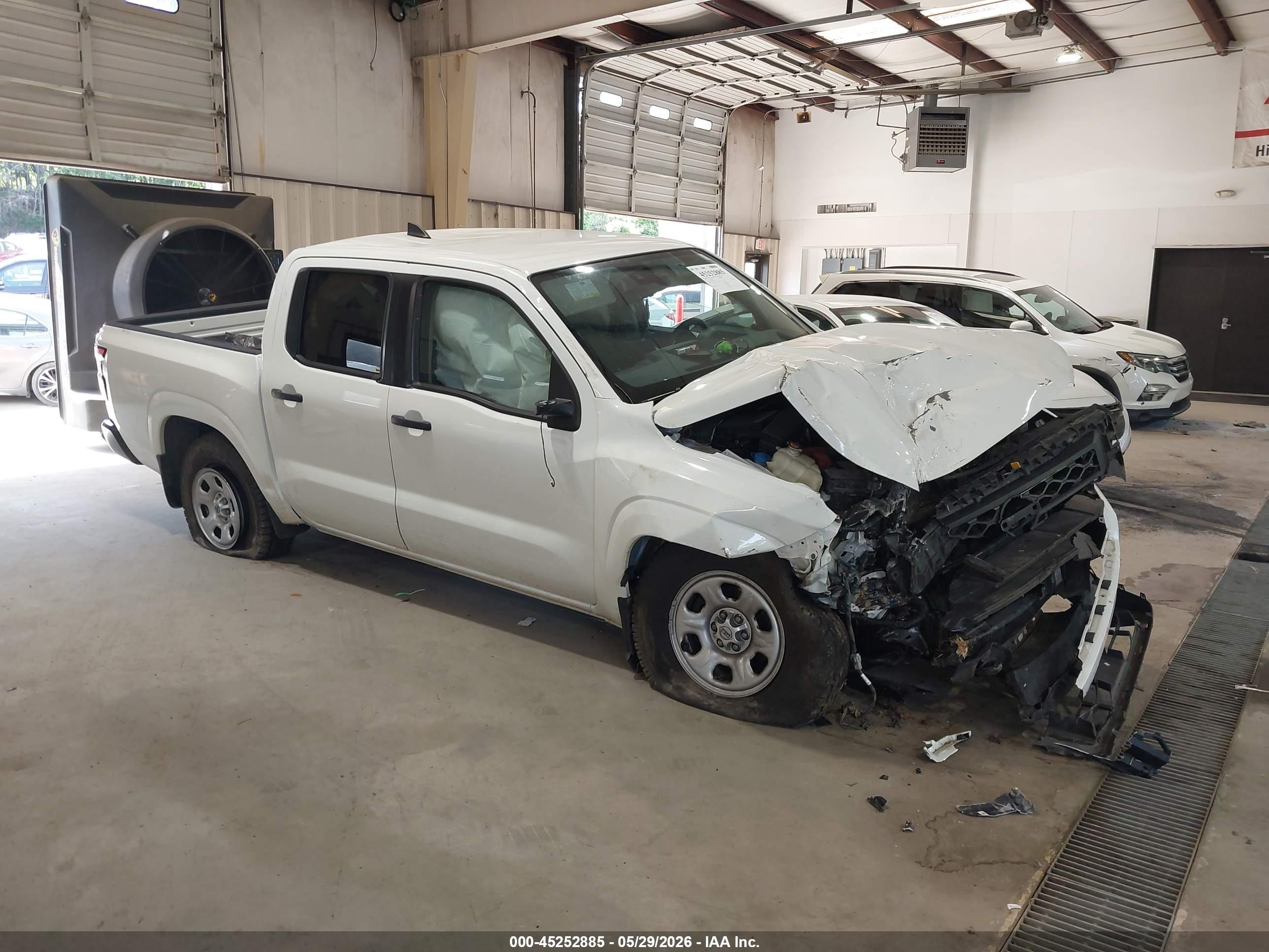 2022 Nissan Frontier SV, VIN 1N6ED1EK0NN620557 — Перед