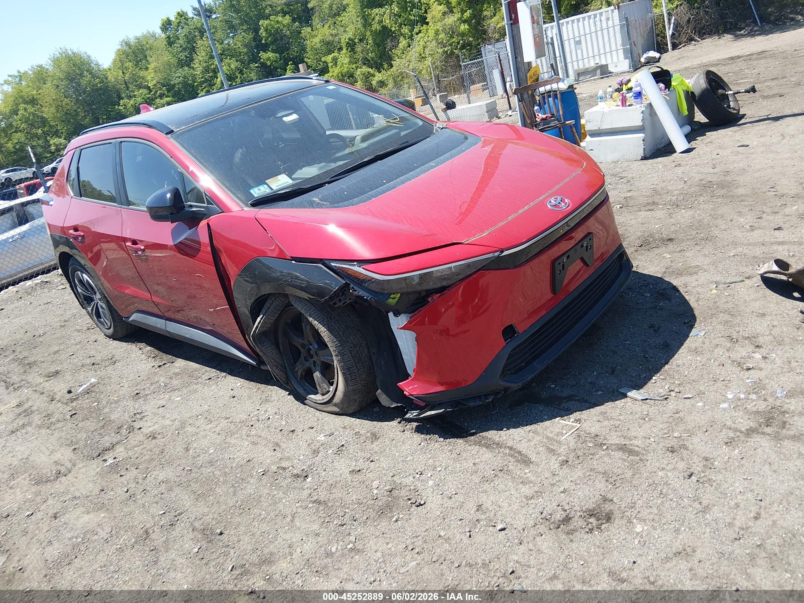 2025 Toyota bZ4X XLE, VIN JTMAAAAA0SA071274 — Front end