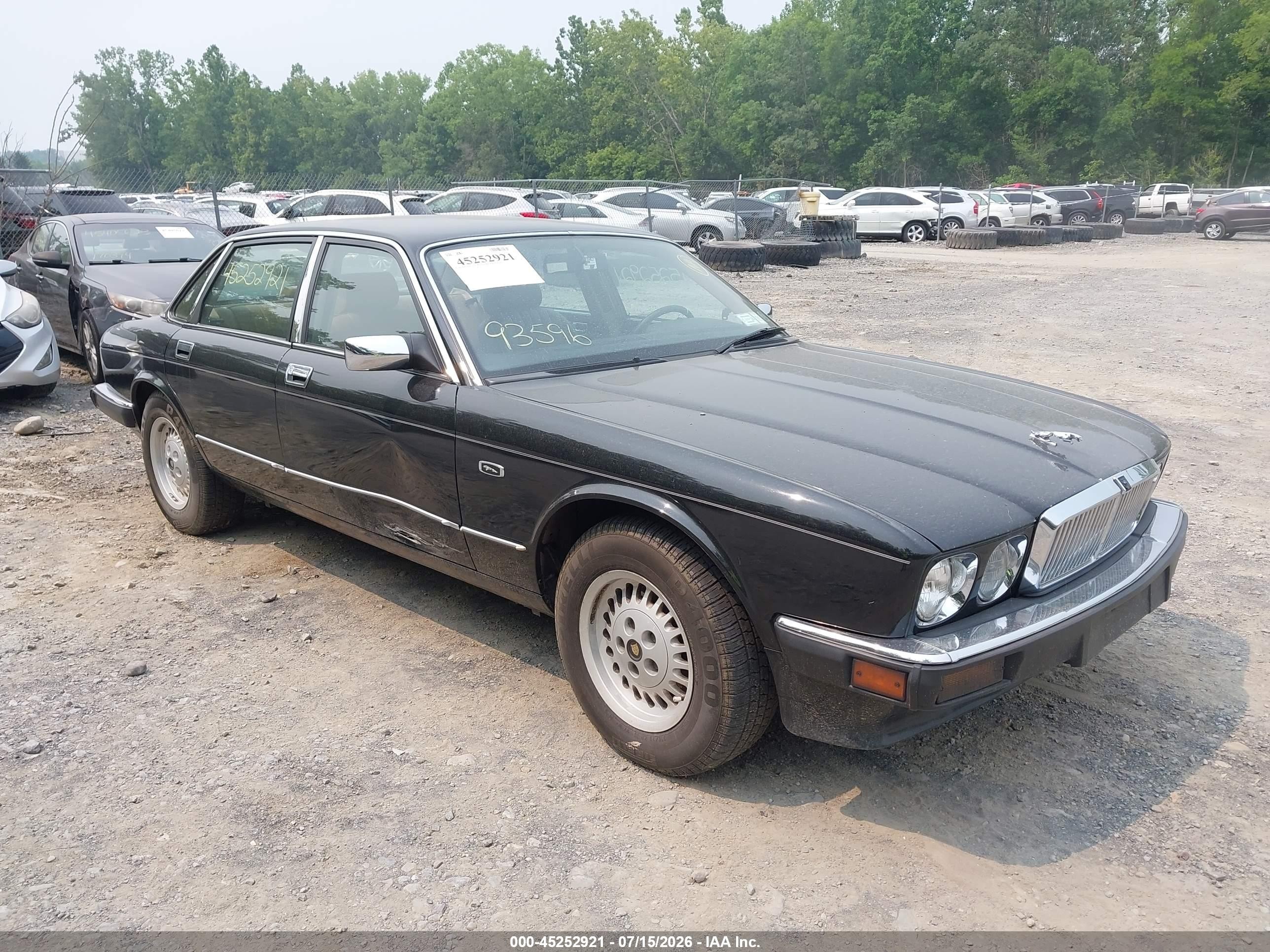 1990 Jaguar XJ, VIN SAJFY1740LC618778 — Обычный износ