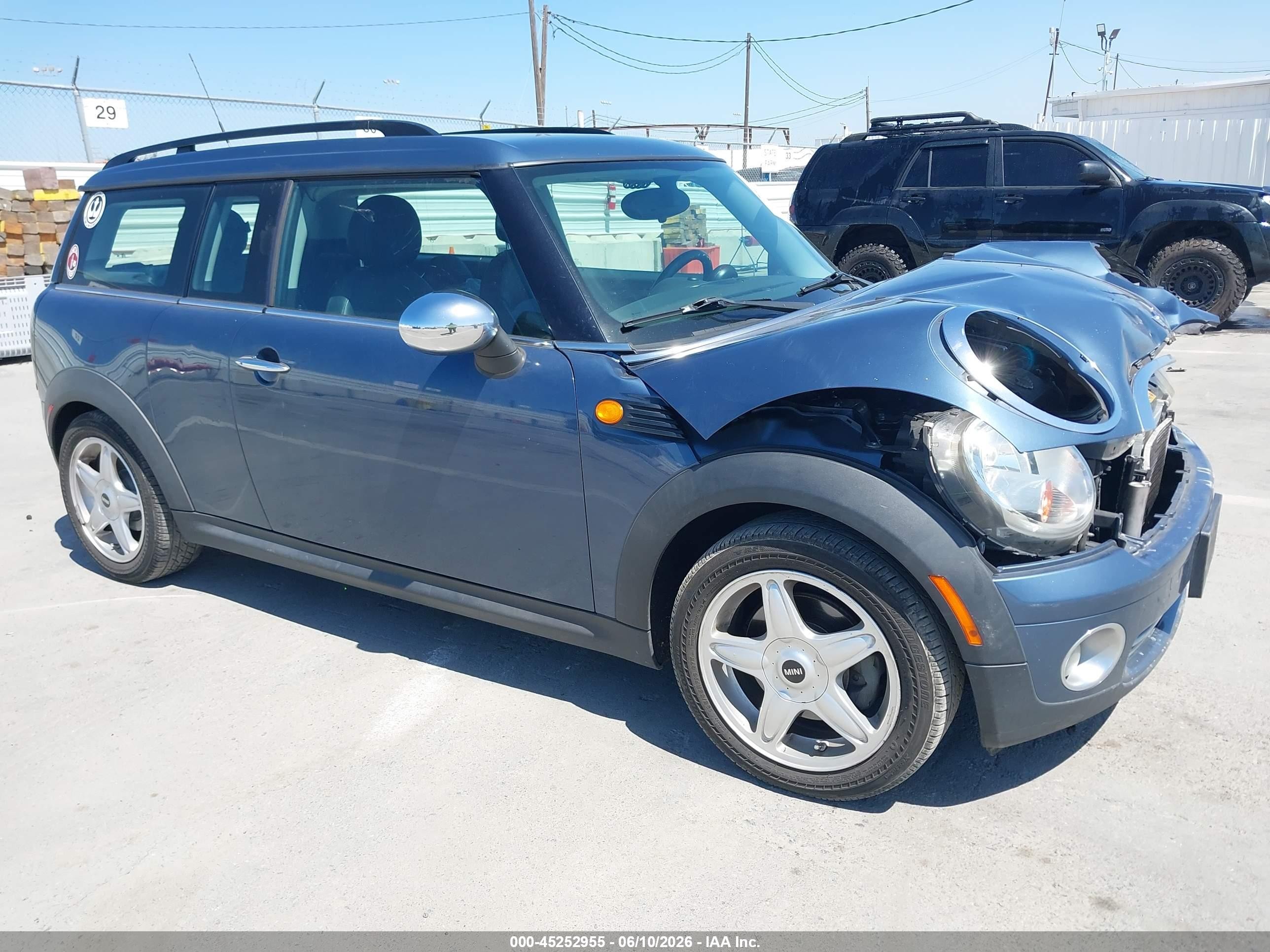 2010 MINI Clubman, VIN WMWML3C52ATX51535 — Front end