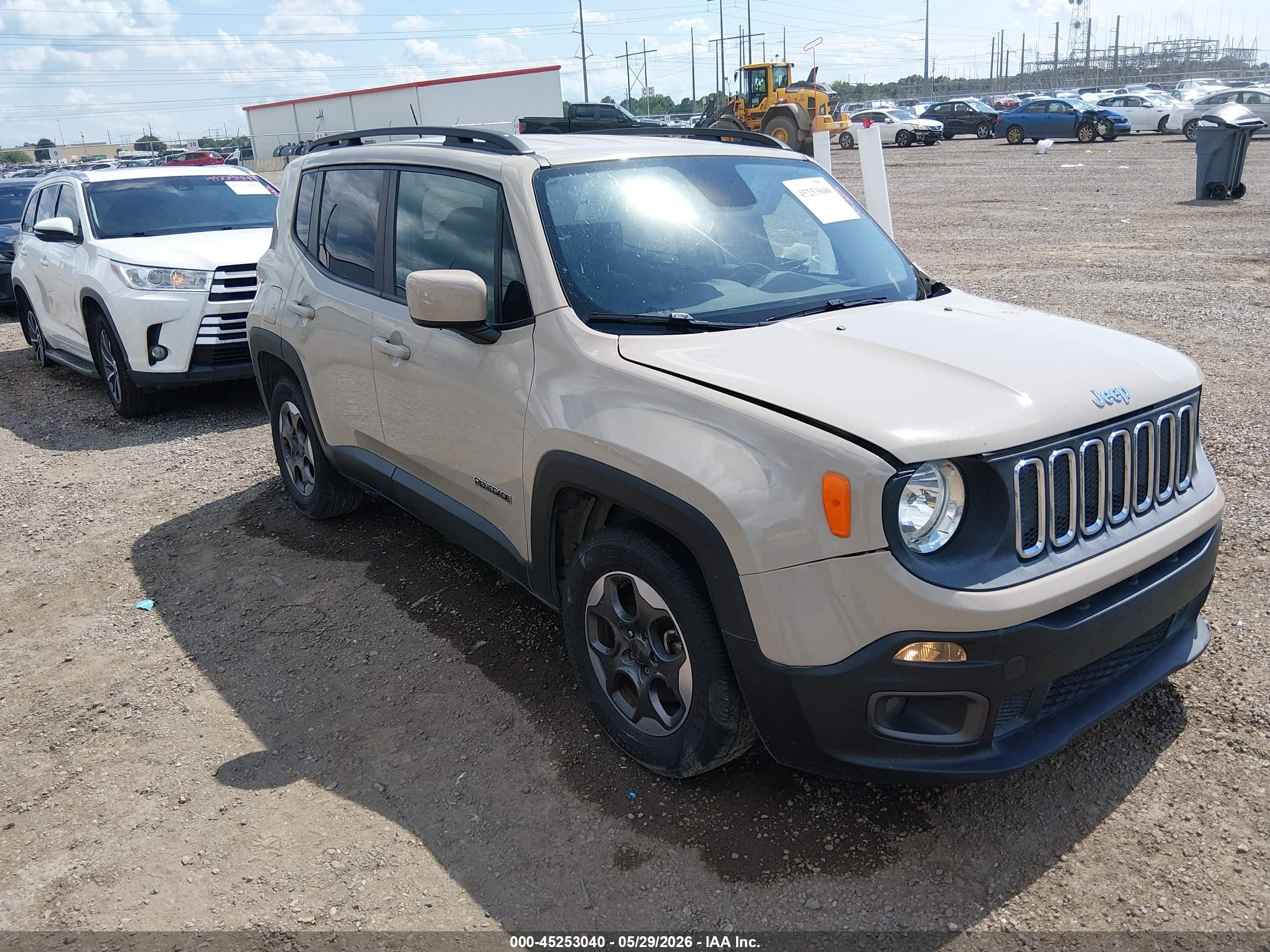 2015 Jeep Renegade Latitude, VIN ZACCJABH0FPC02424 — Side