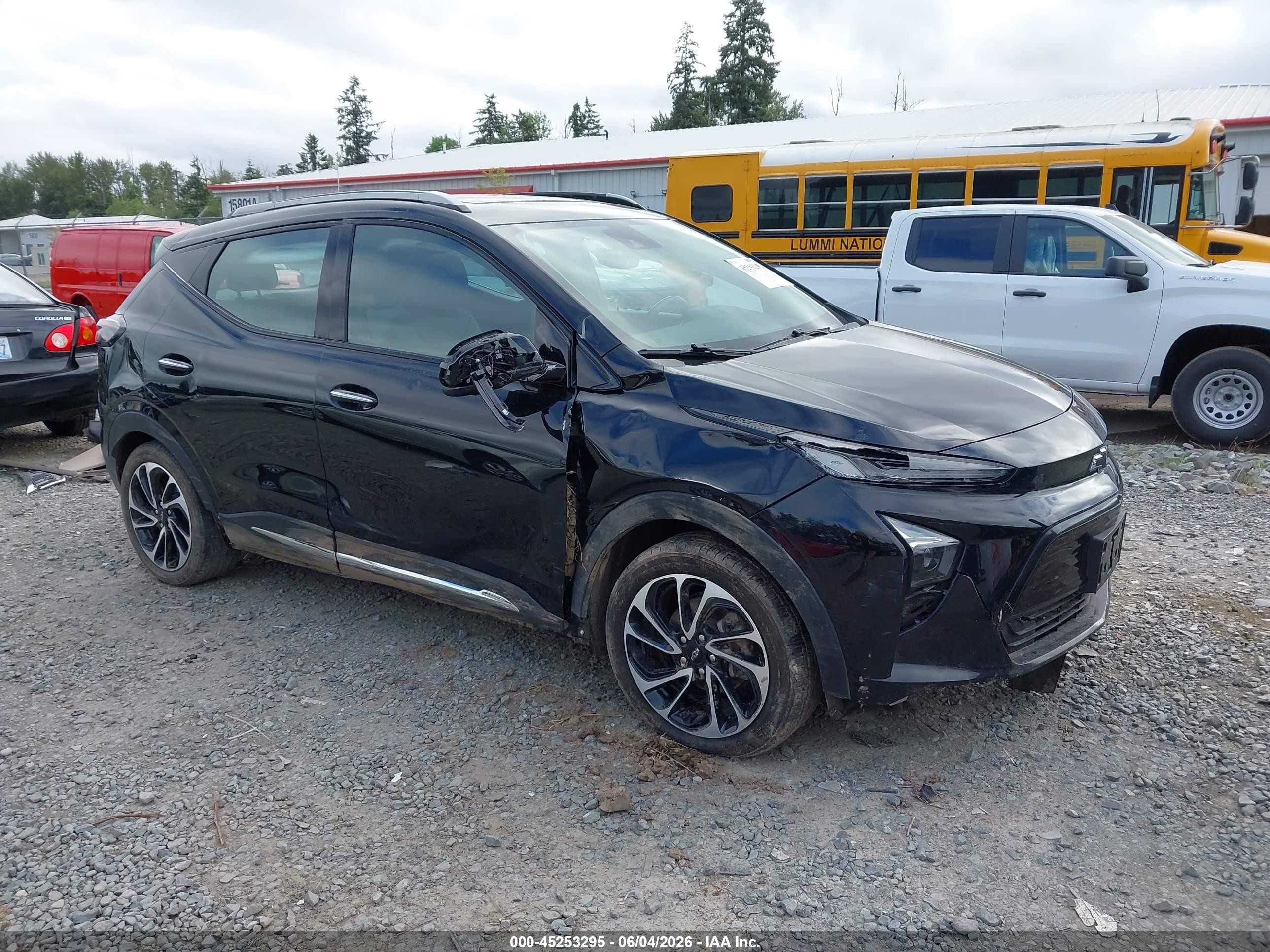 2022 Chevrolet Bolt EUV Premier, VIN 1G1FZ6S06N4108342 — Side