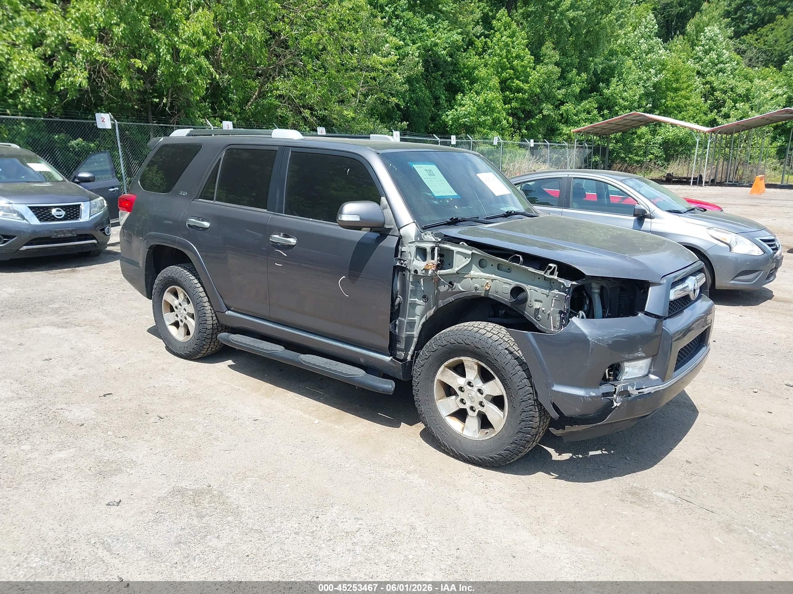 2010 Toyota 4Runner Limited, VIN JTEBU5JR2A5011623 — Front end