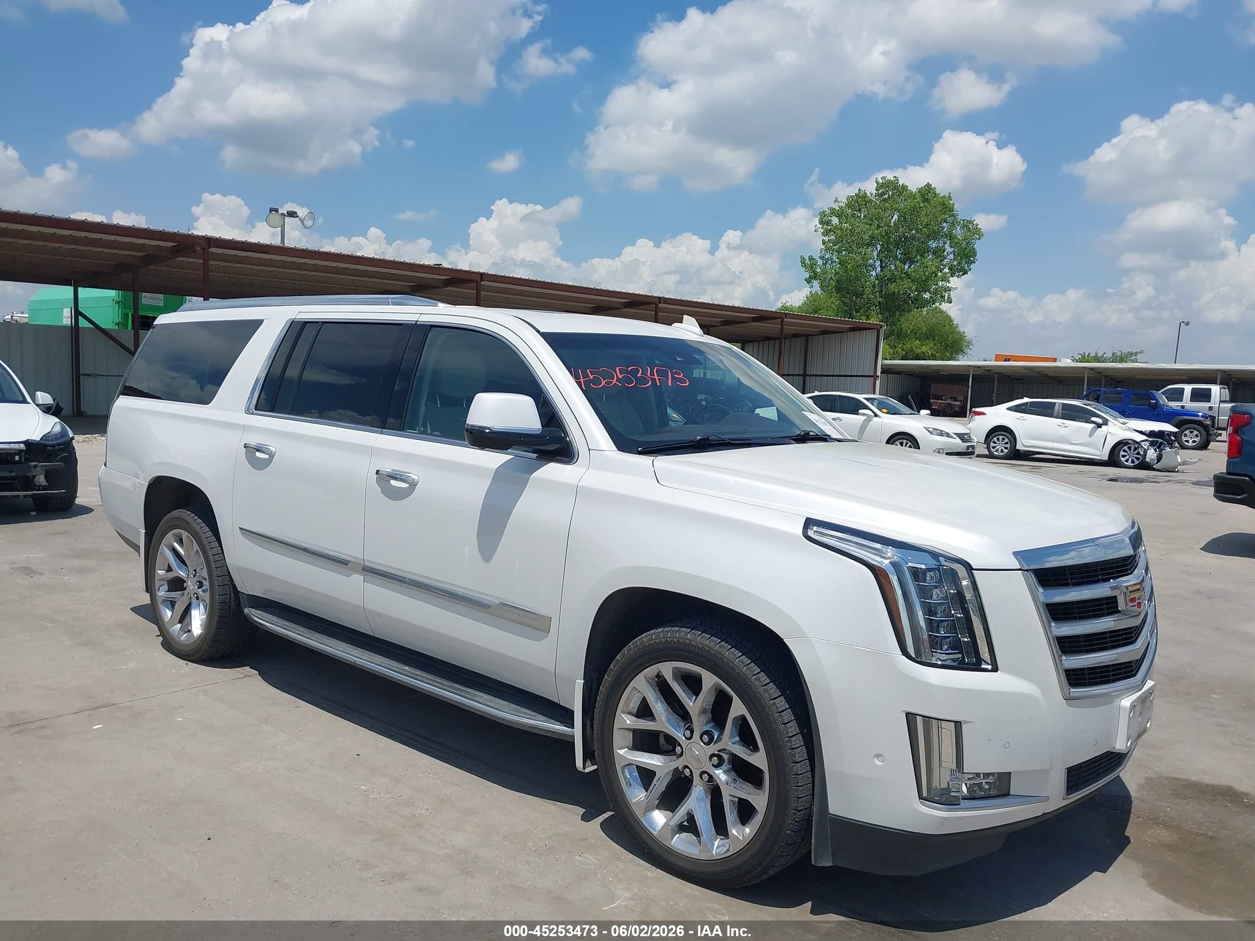 2017 Cadillac Escalade ESV Luxury, VIN 1GYS4HKJ3HR110186 — Hail