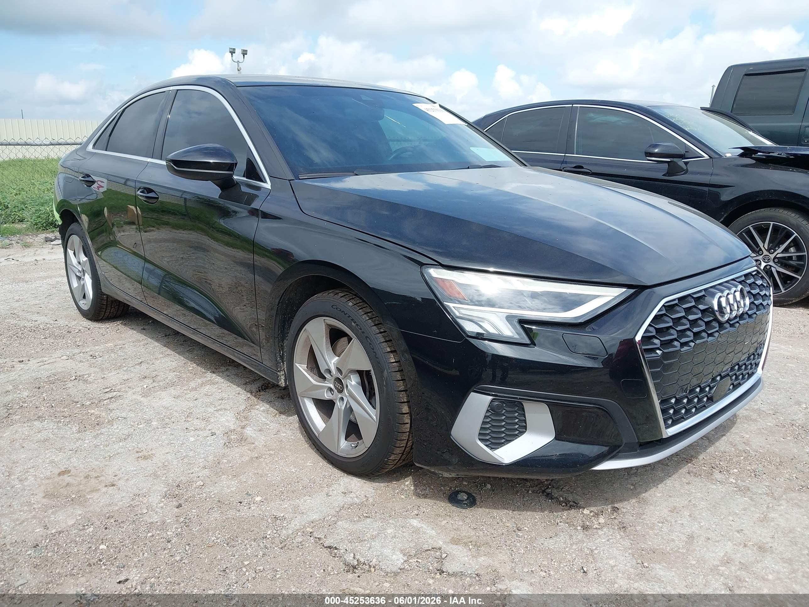 2023 Audi A3 Premium, VIN WAUAUDGY4PA035833 — Зад