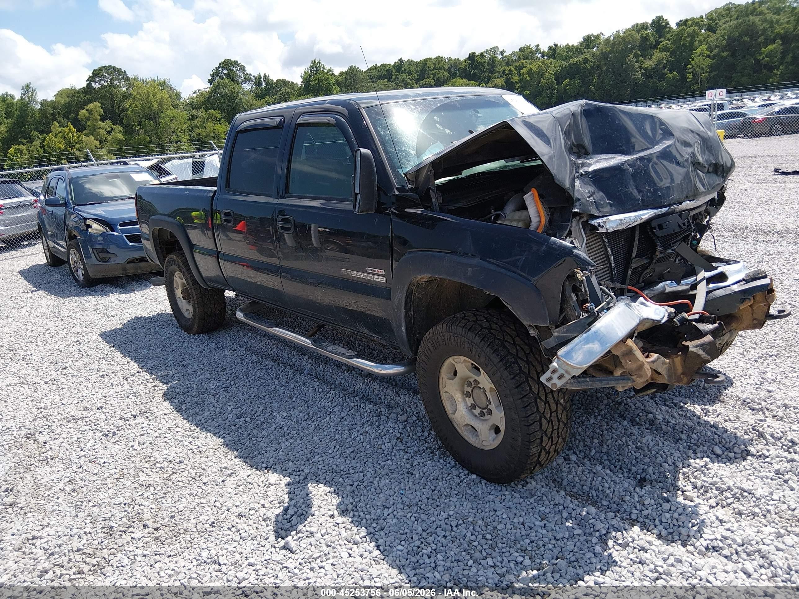 2003 GMC Sierra 2500HD SLT, VIN 1GTHK23113F257151 — Front end