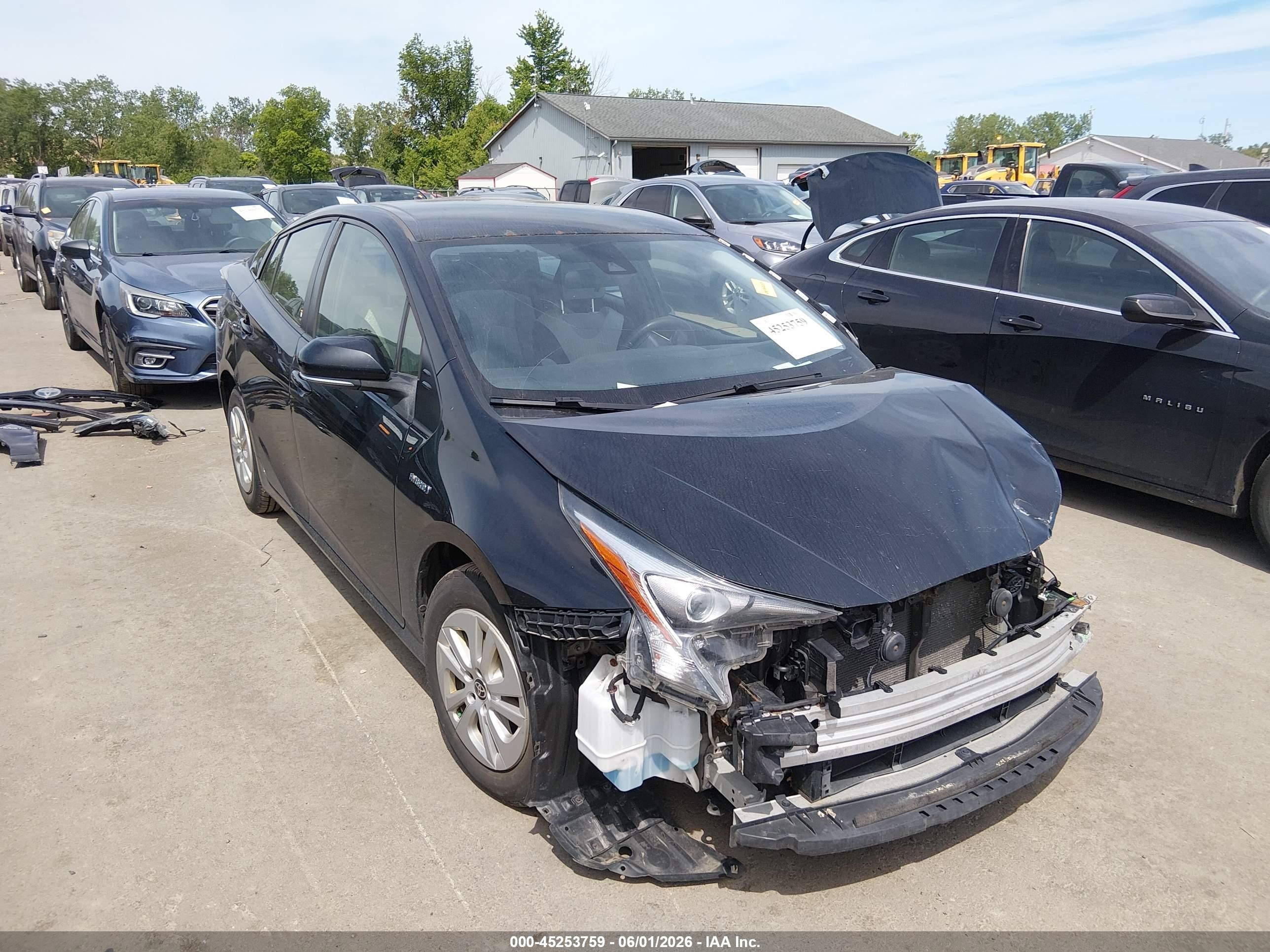 2018 Toyota Prius Two, VIN JTDKBRFU1J3583373 — Front end