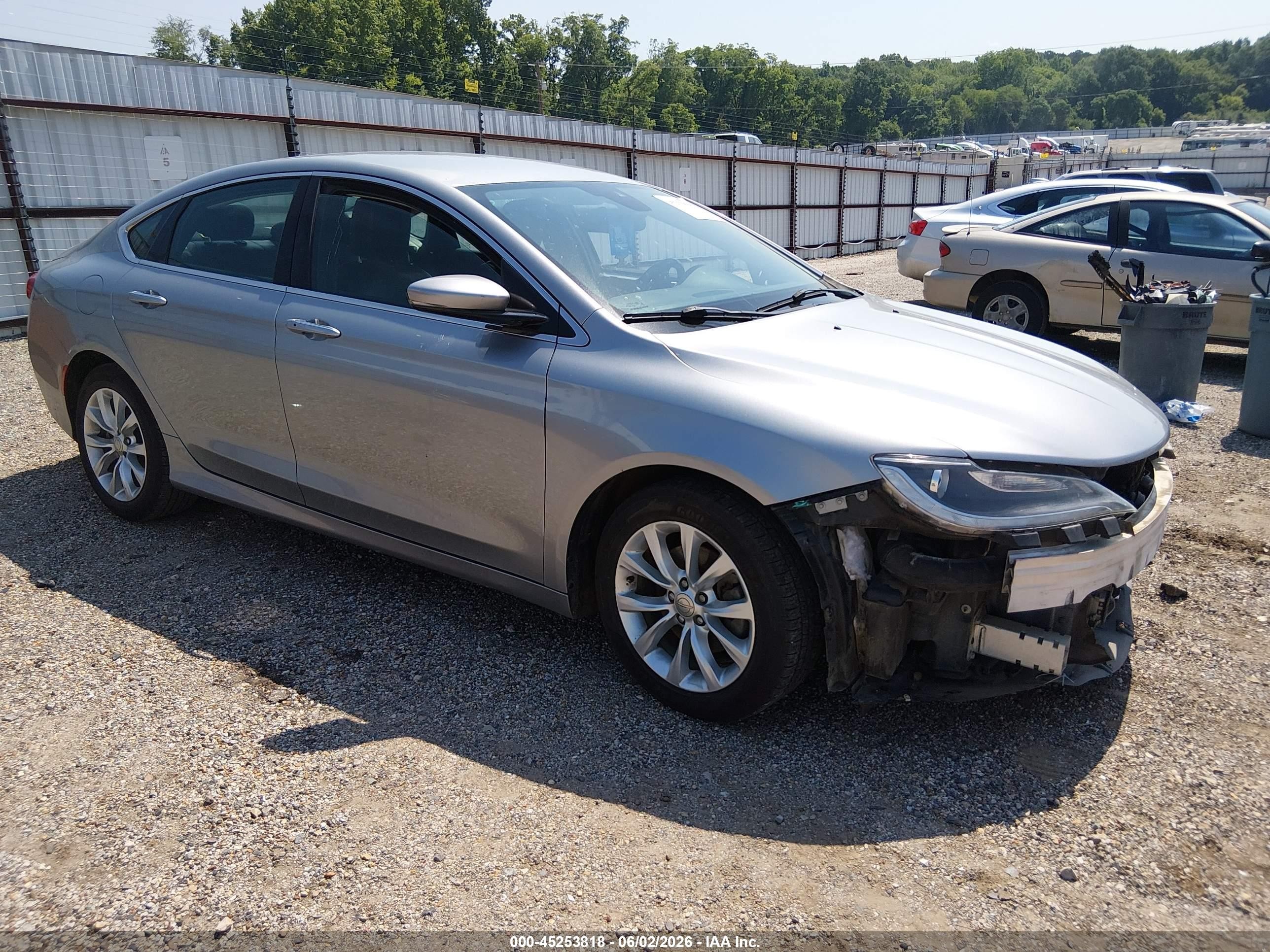 2015 Chrysler 200 C, VIN 1C3CCCCB4FN563958 — Front end