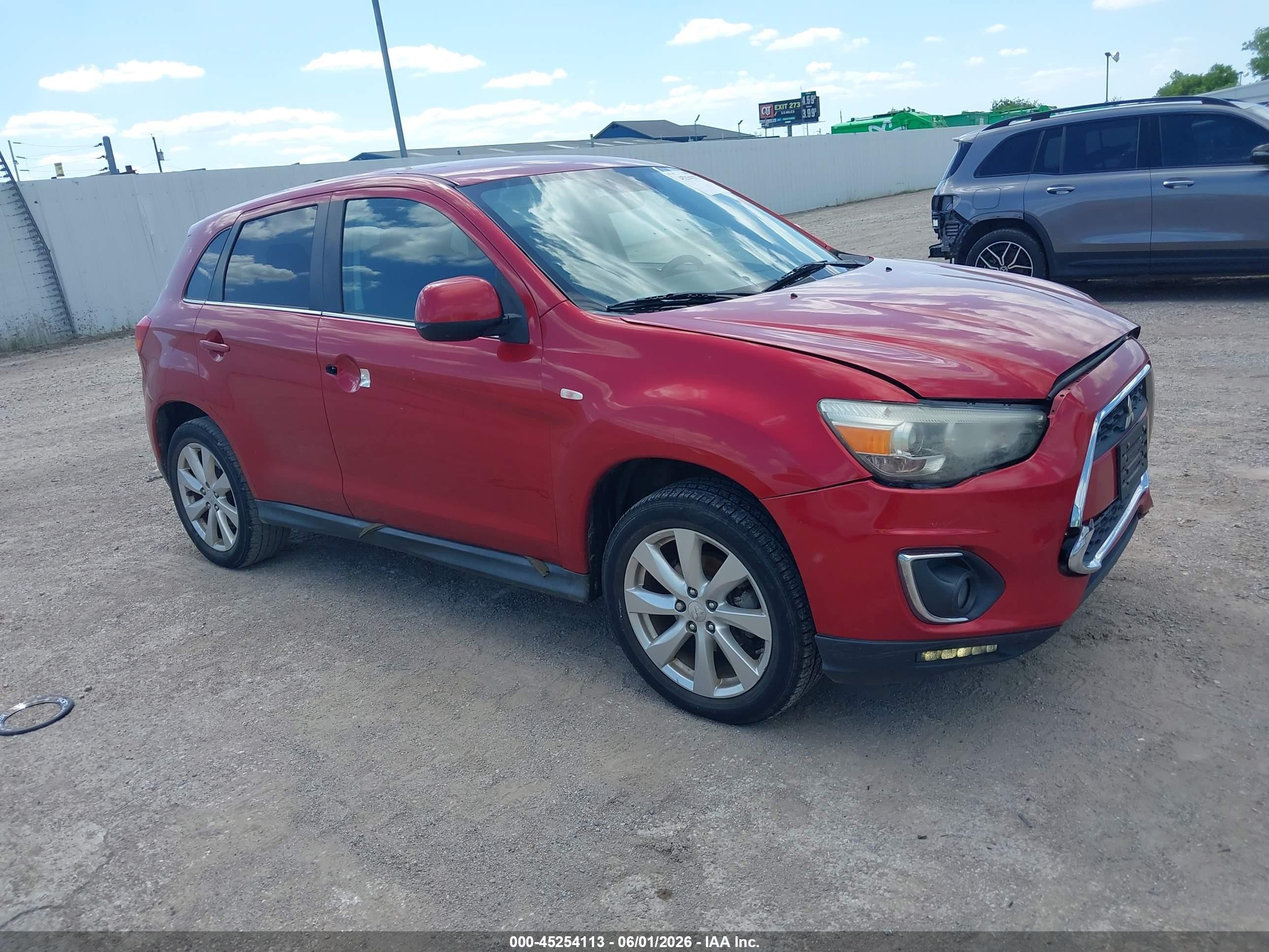 2014 Mitsubishi Outlander SE, VIN 4A4AP4AUXEE004861 — Not stated