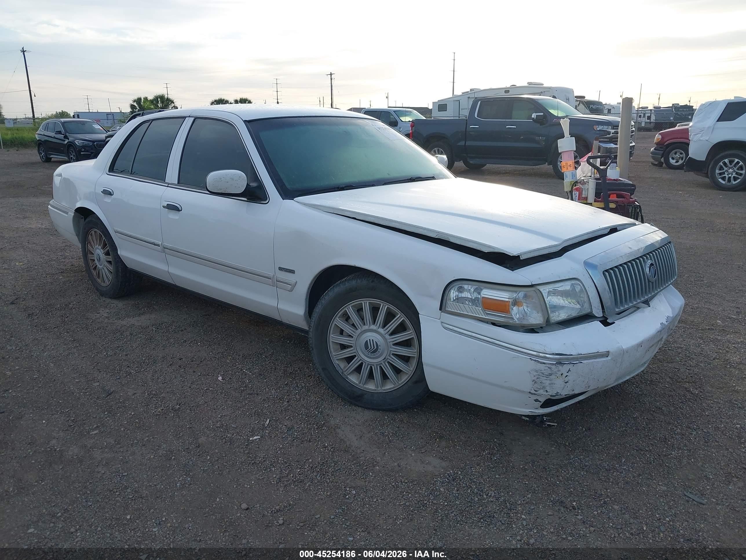 2010 Mercury Grand Marquis LS, VIN 2MEBM7FV7AX620421 — Front end
