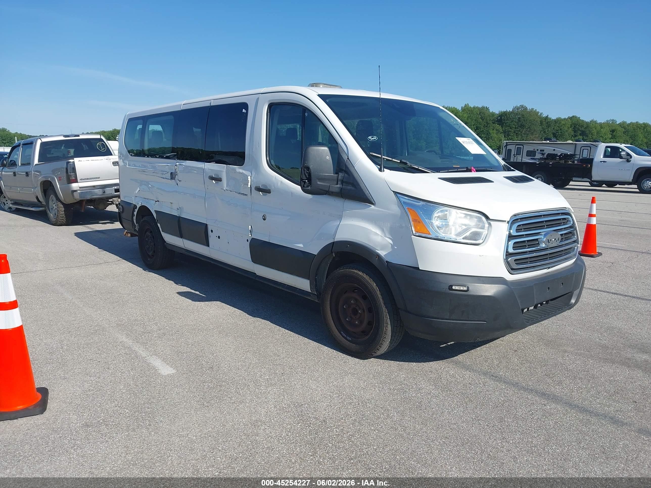 2019 Ford Transit Passenger XLT, VIN 1FBZX2ZM1KKB05131 — Side