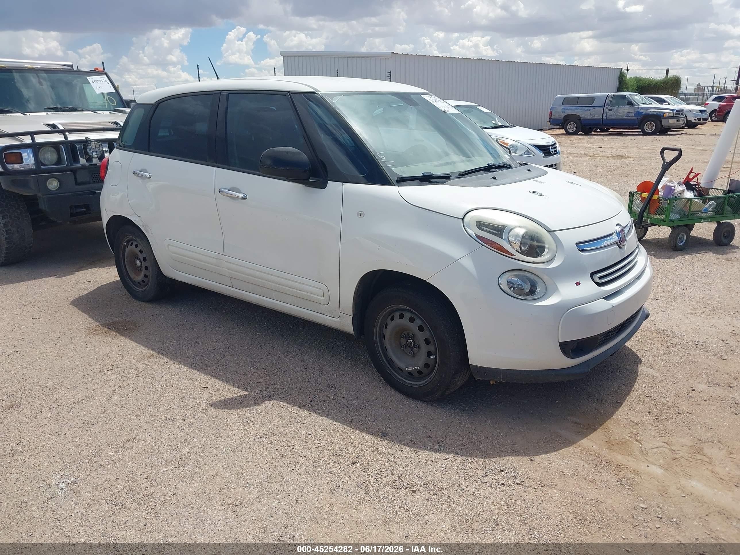 2015 FIAT 500L Pop, VIN ZFBCFAAH7FZ033820 — Front end