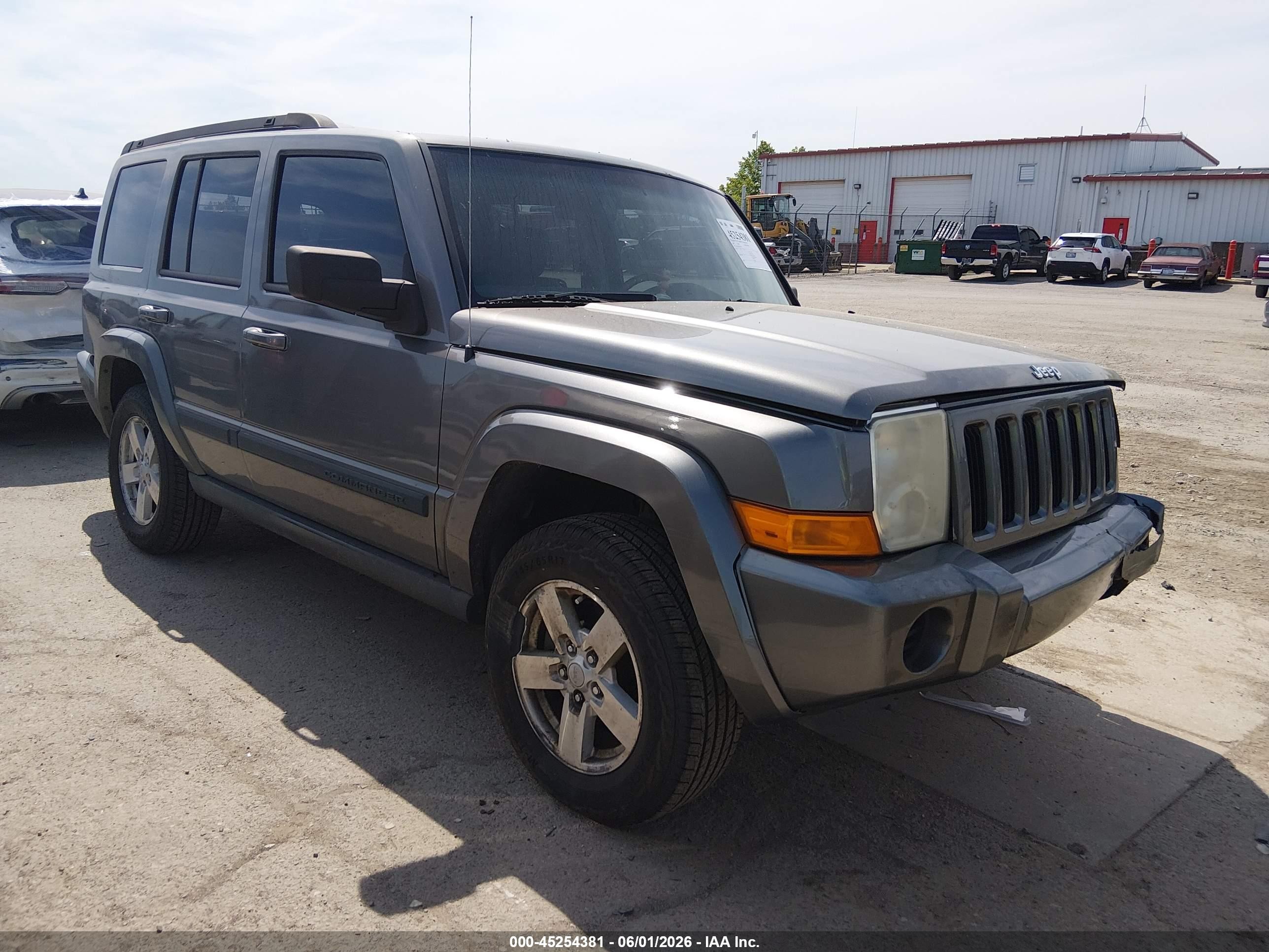 2007 Jeep Commander Sport, VIN 1J8HG48K67C651162 — Rear end