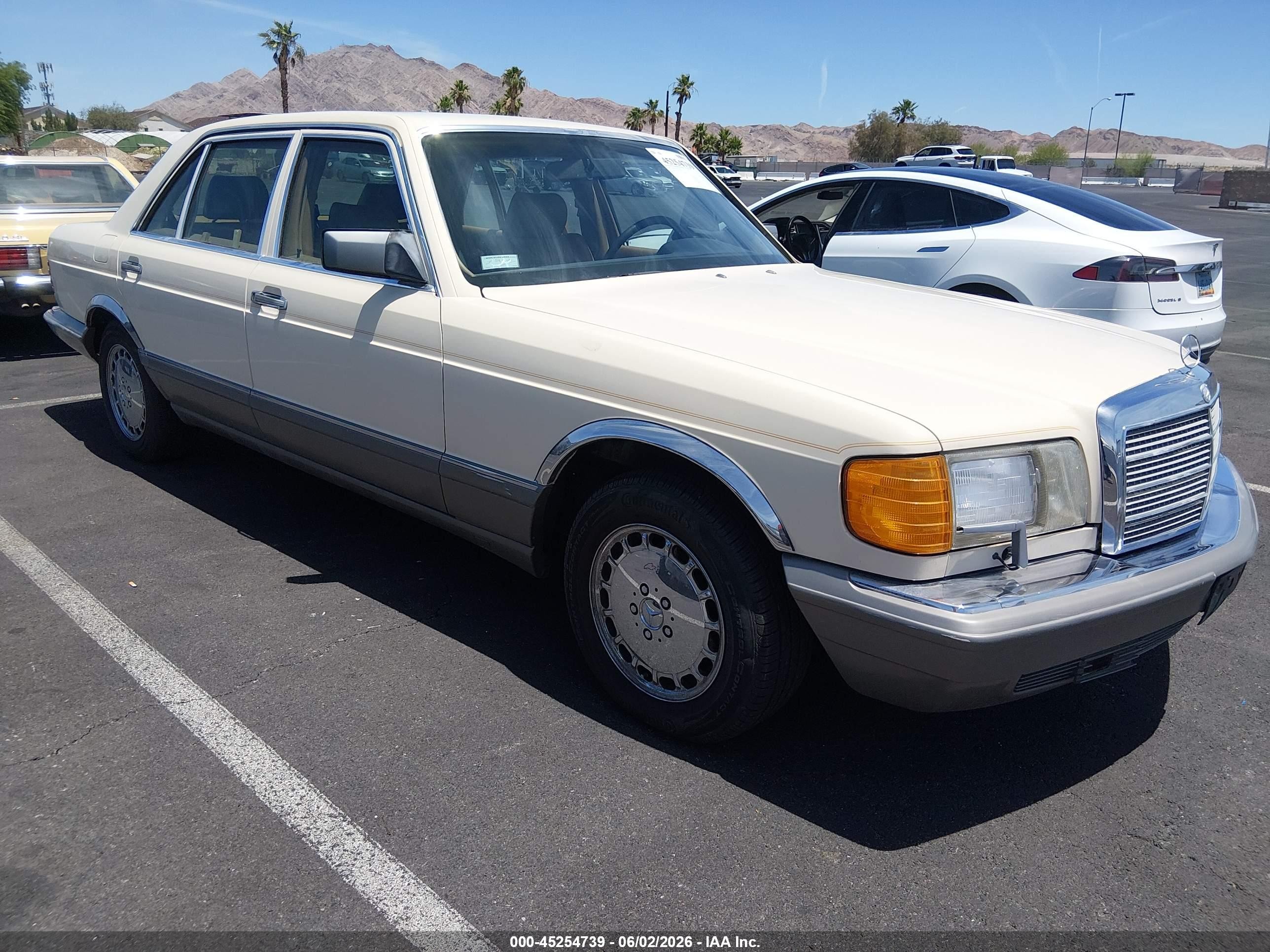 1986 Mercedes-Benz 420 SEL, VIN WDBCA35D0GA226890 — Normal wear