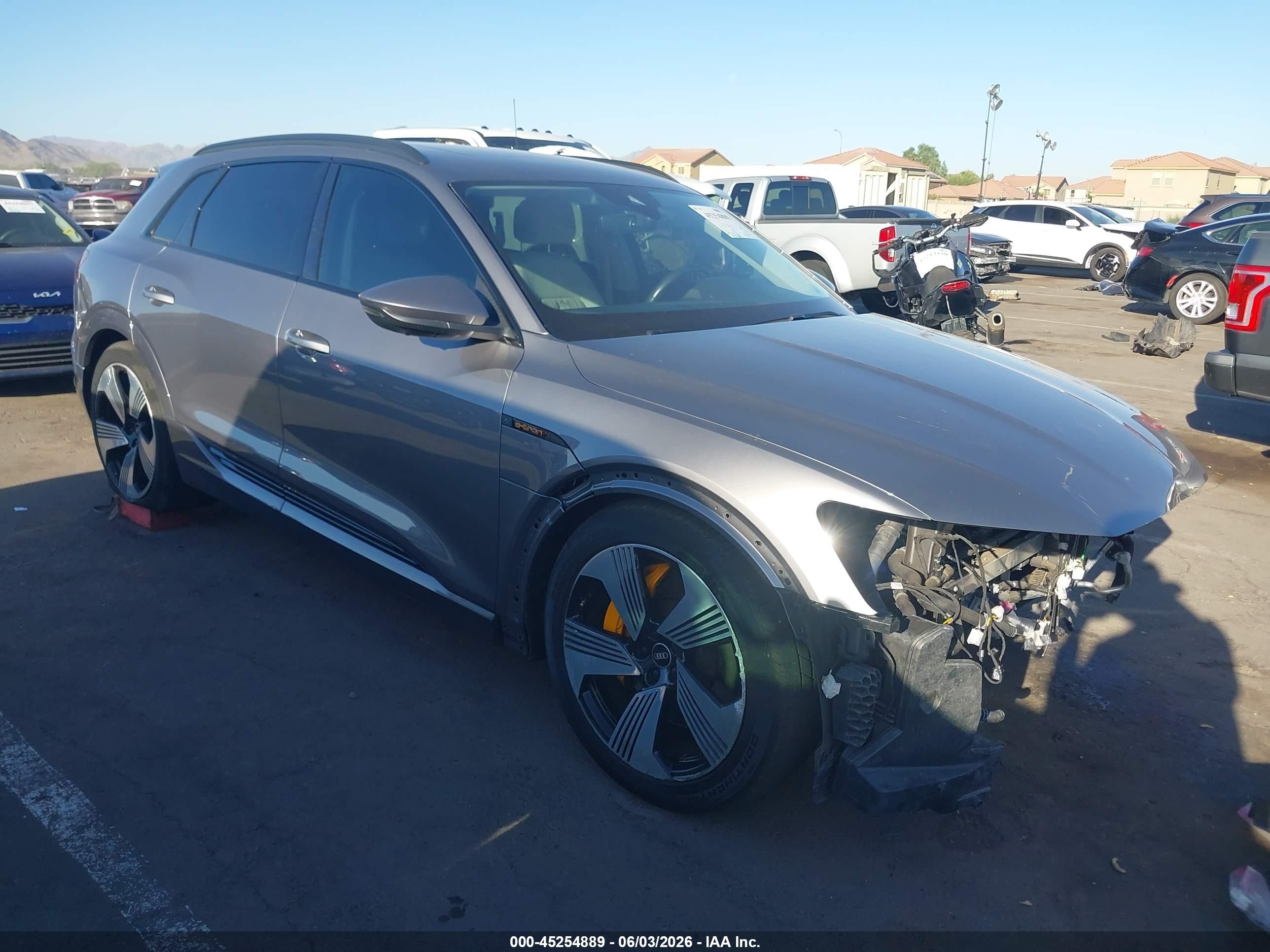 2022 Audi e-tron Premium Plus, VIN WA1LAAGE2NB009838 — Front end