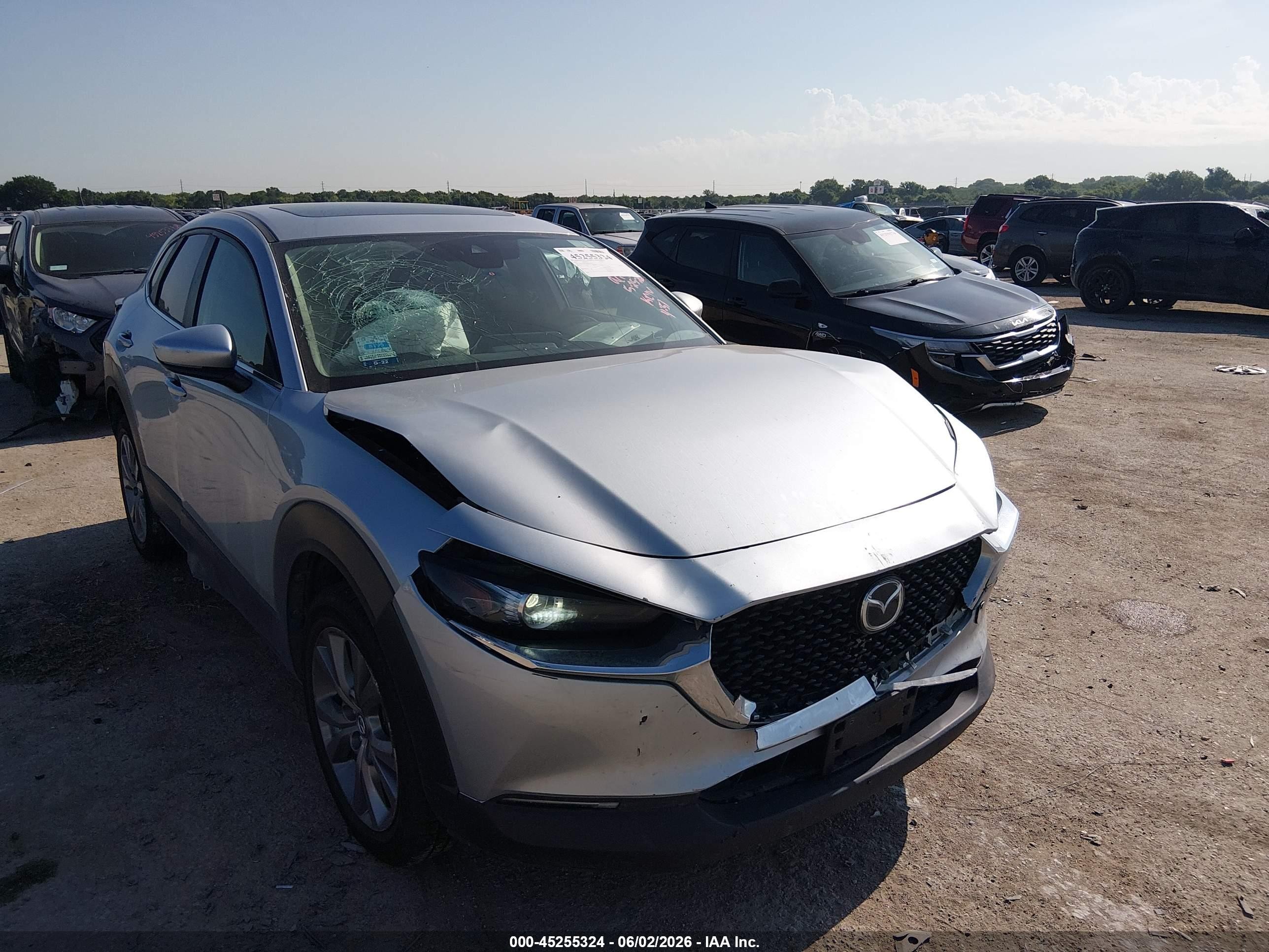 2021 Mazda CX-30 Preferred, VIN 3MVDMACL9MM216707 — Front end