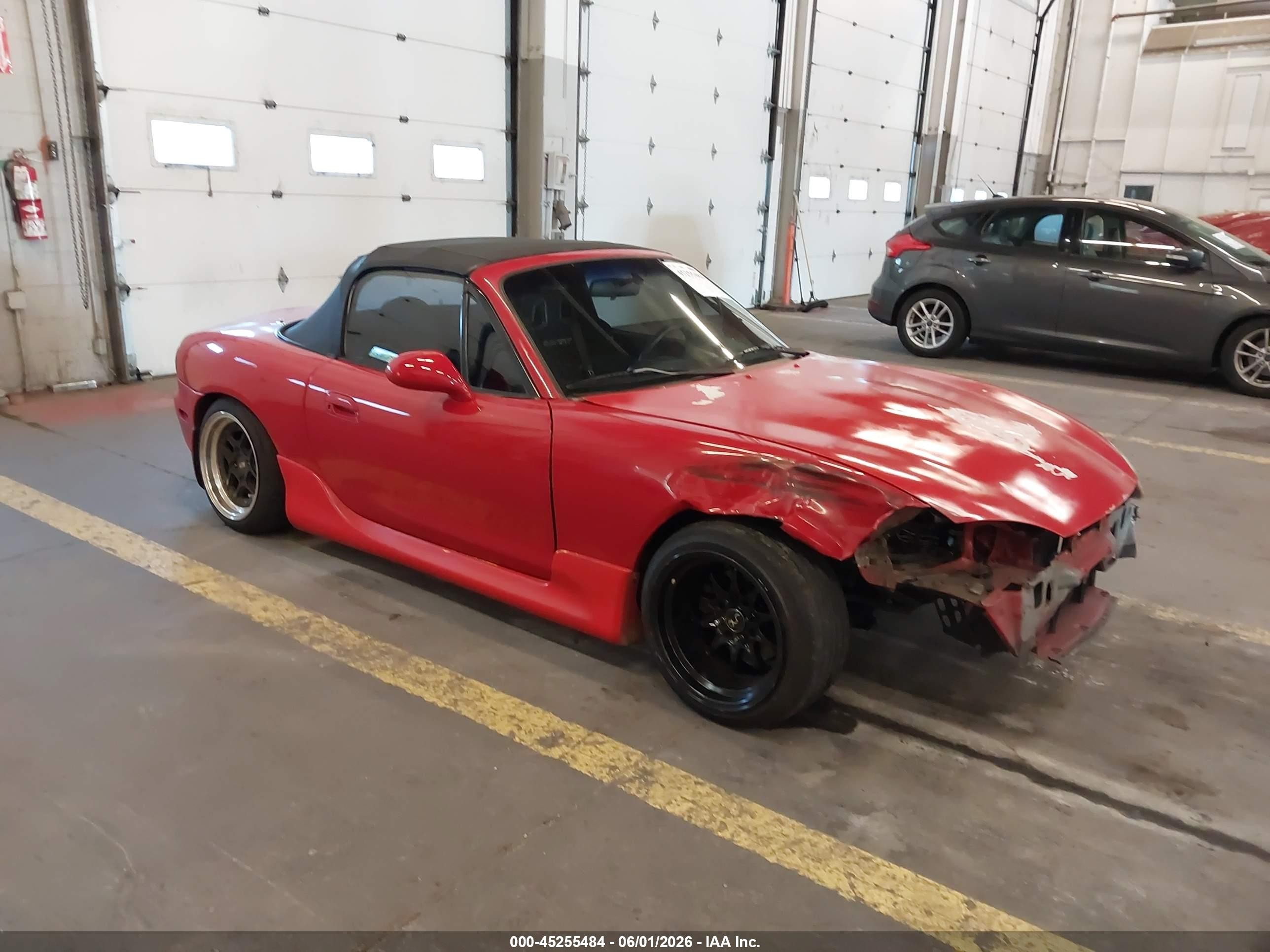 1999 Mazda MX-5 Miata, VIN JM1NB3530X0115129 — Front end