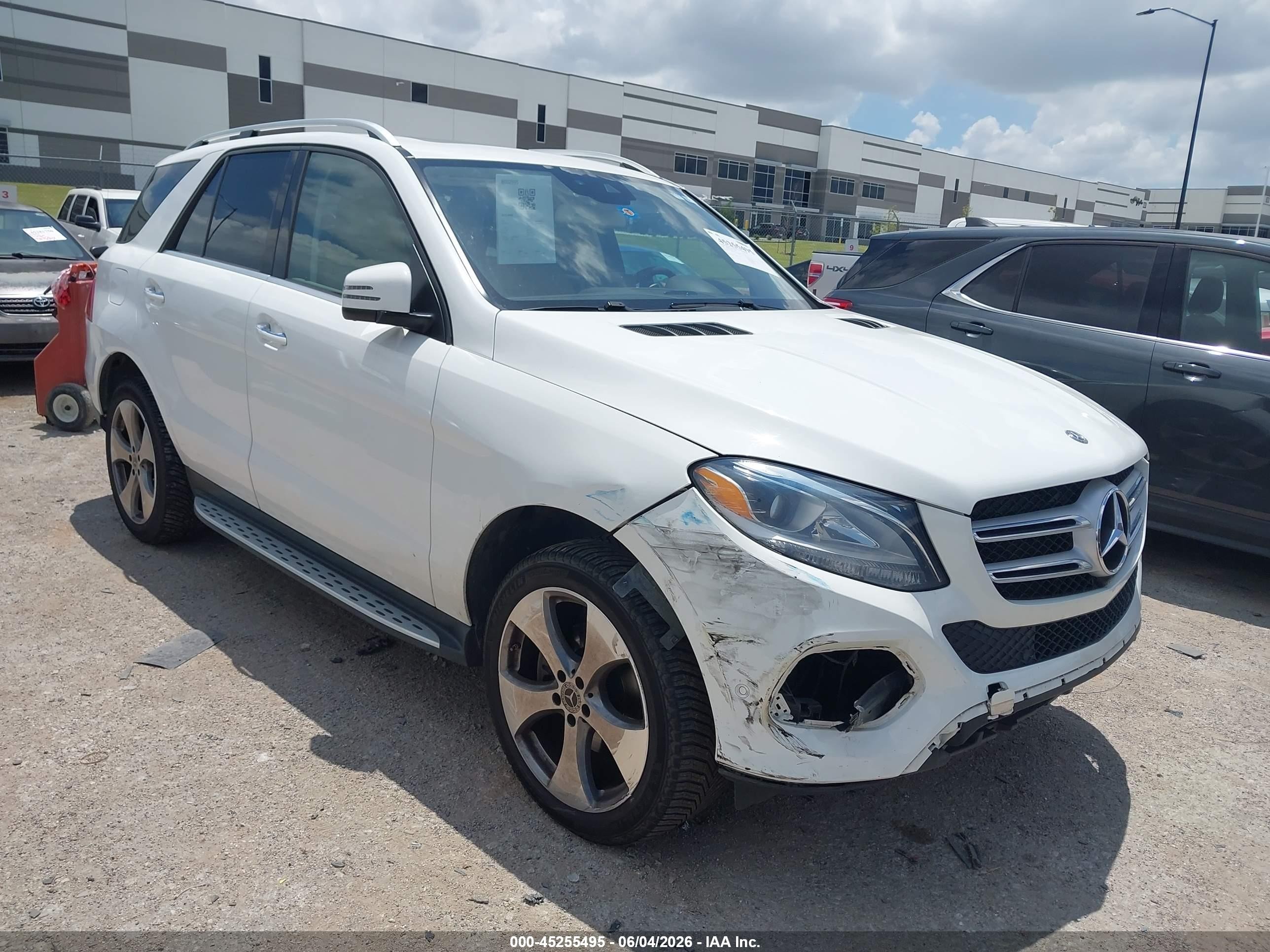 2018 Mercedes-Benz GLE 350, VIN 4JGDA5HB3JB116165 — Front end