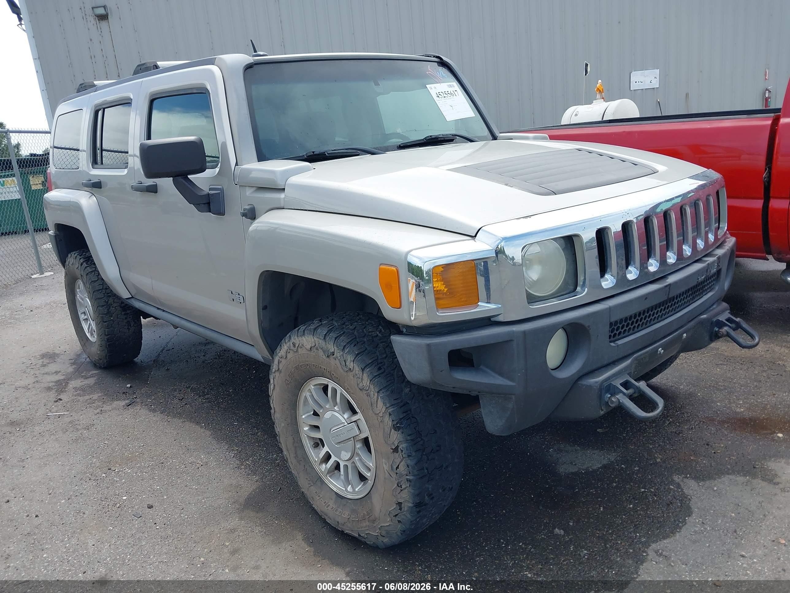 2006 Hummer H3, VIN 5GTDN136768245406 — Side