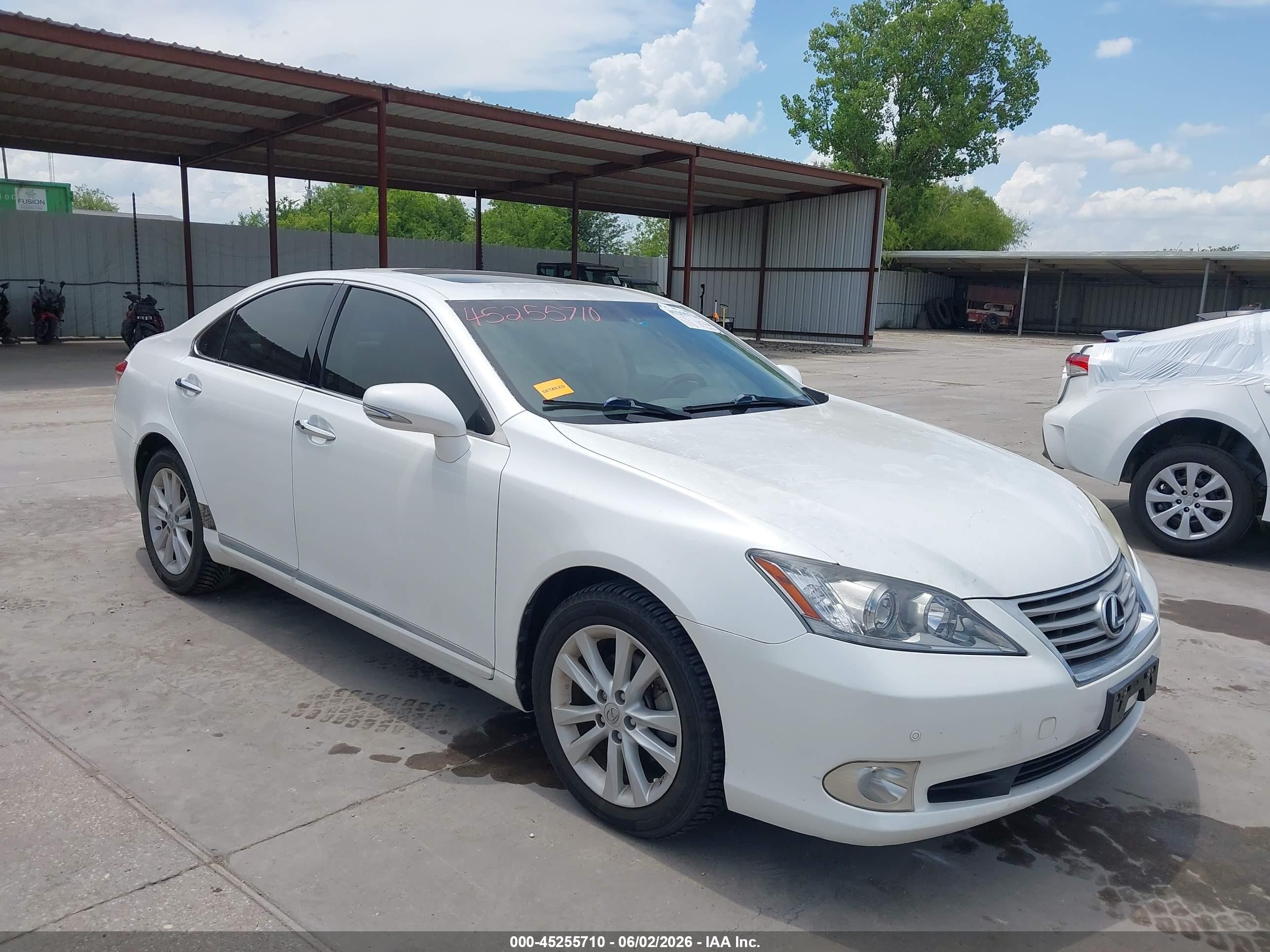 2012 Lexus ES 330, VIN JTHBK1EG4C2490190 — Front end