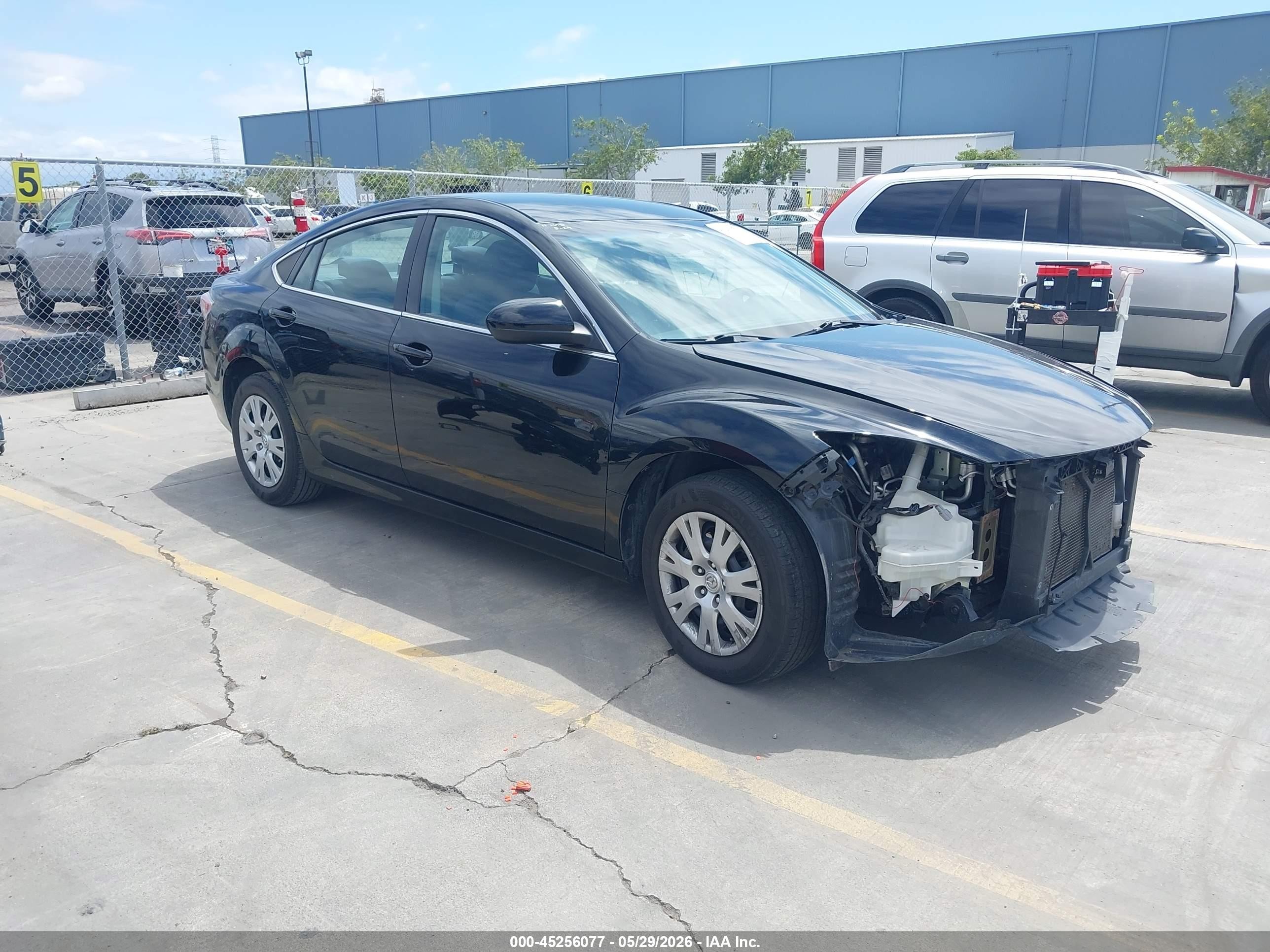 2013 Mazda 6 i Sport, VIN 1YVHZ8BH3D5M14063 — Front end