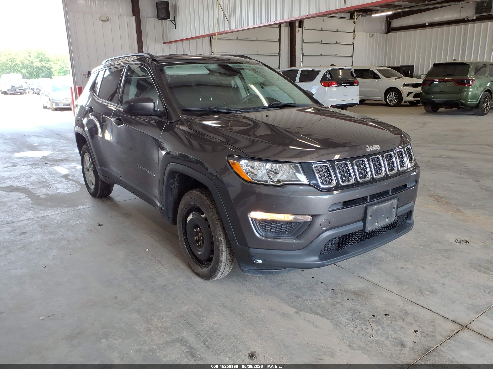 2018 Jeep Compass Sport, VIN 3C4NJDAB6JT359643 — Normal wear