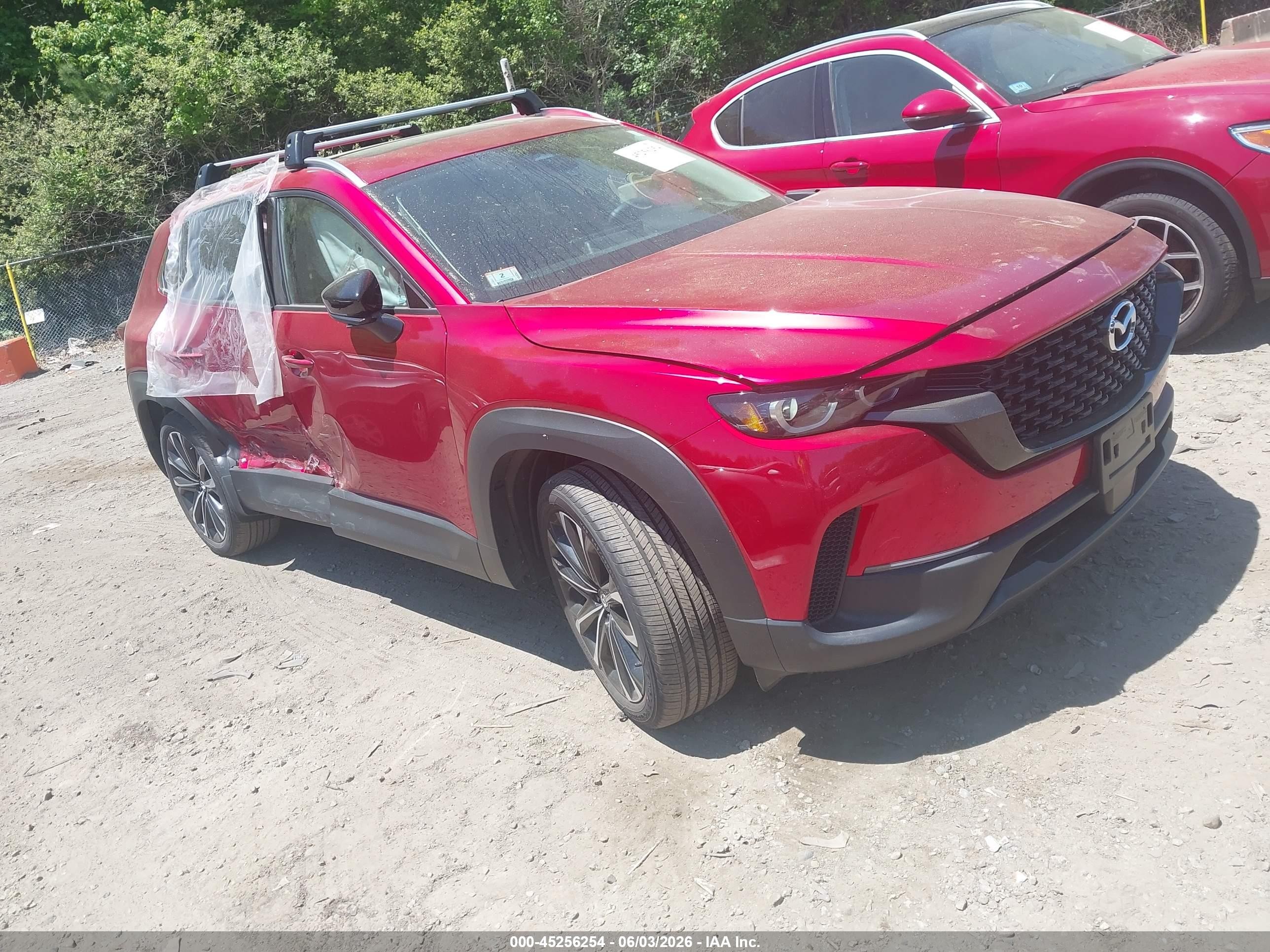 2025 Mazda CX-50 S Premium Plus, VIN 7MMVABEM3SN338072 — Бок
