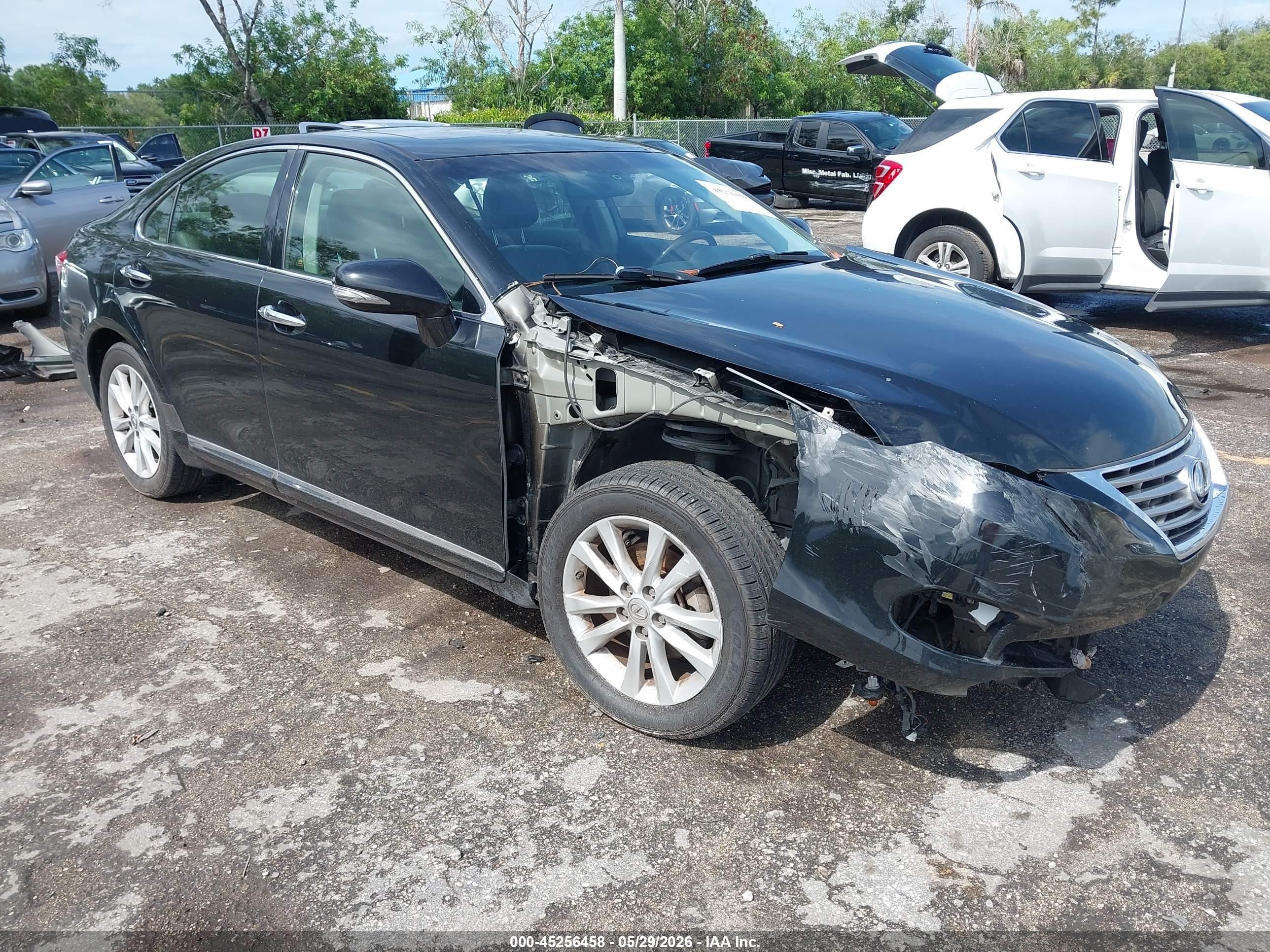 2011 Lexus ES 330, VIN JTHBK1EG5B2466690 — Front end