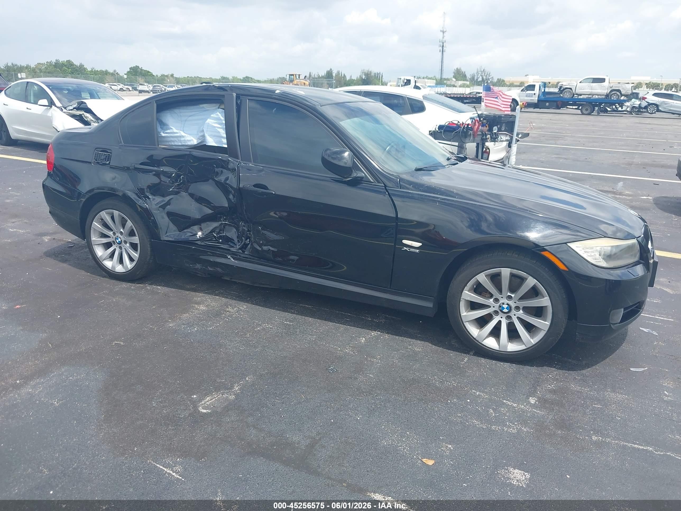 2011 BMW 3 Series 328i xDrive, VIN WBAPK5C53BA660296 — Rear end