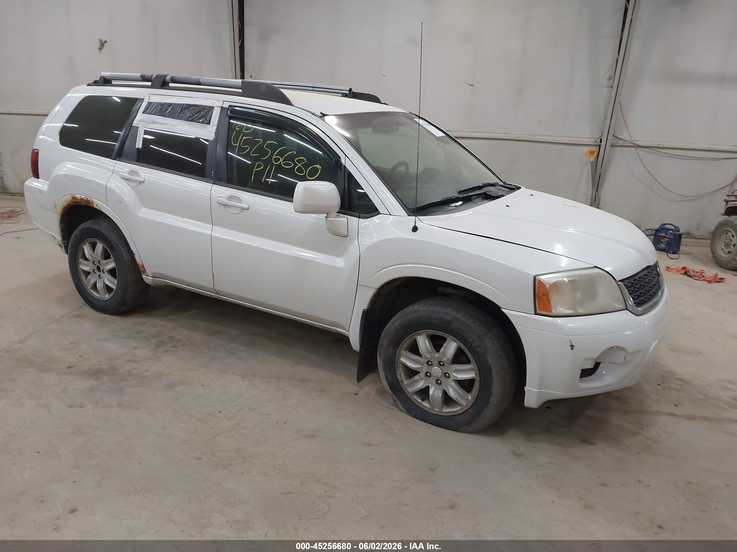 2011 Mitsubishi Endeavor LS, VIN 4A4JN2AS7BE025493 — Front end