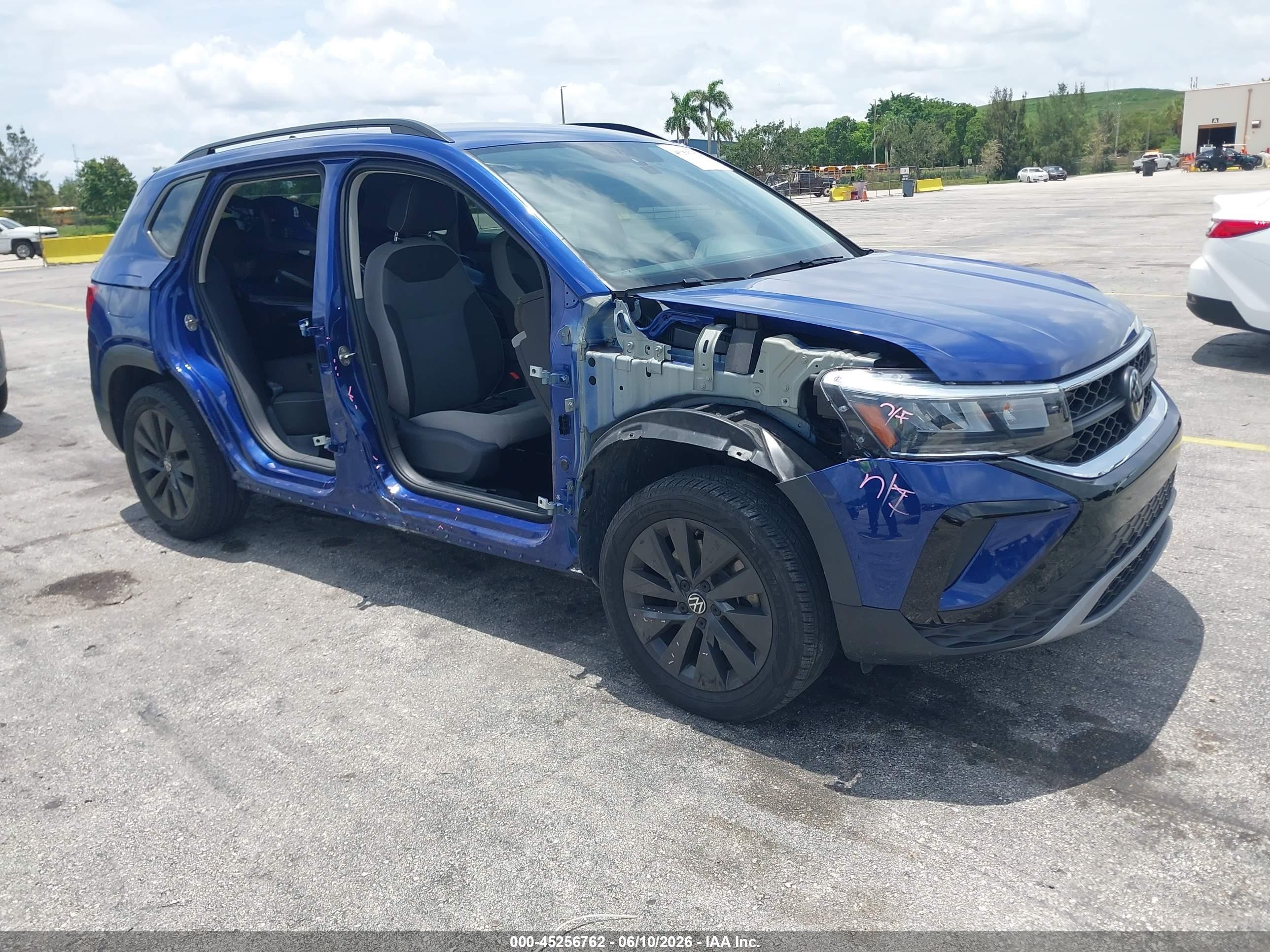 2023 Volkswagen Taos S, VIN 3VVCX7B20PM369885 — Side
