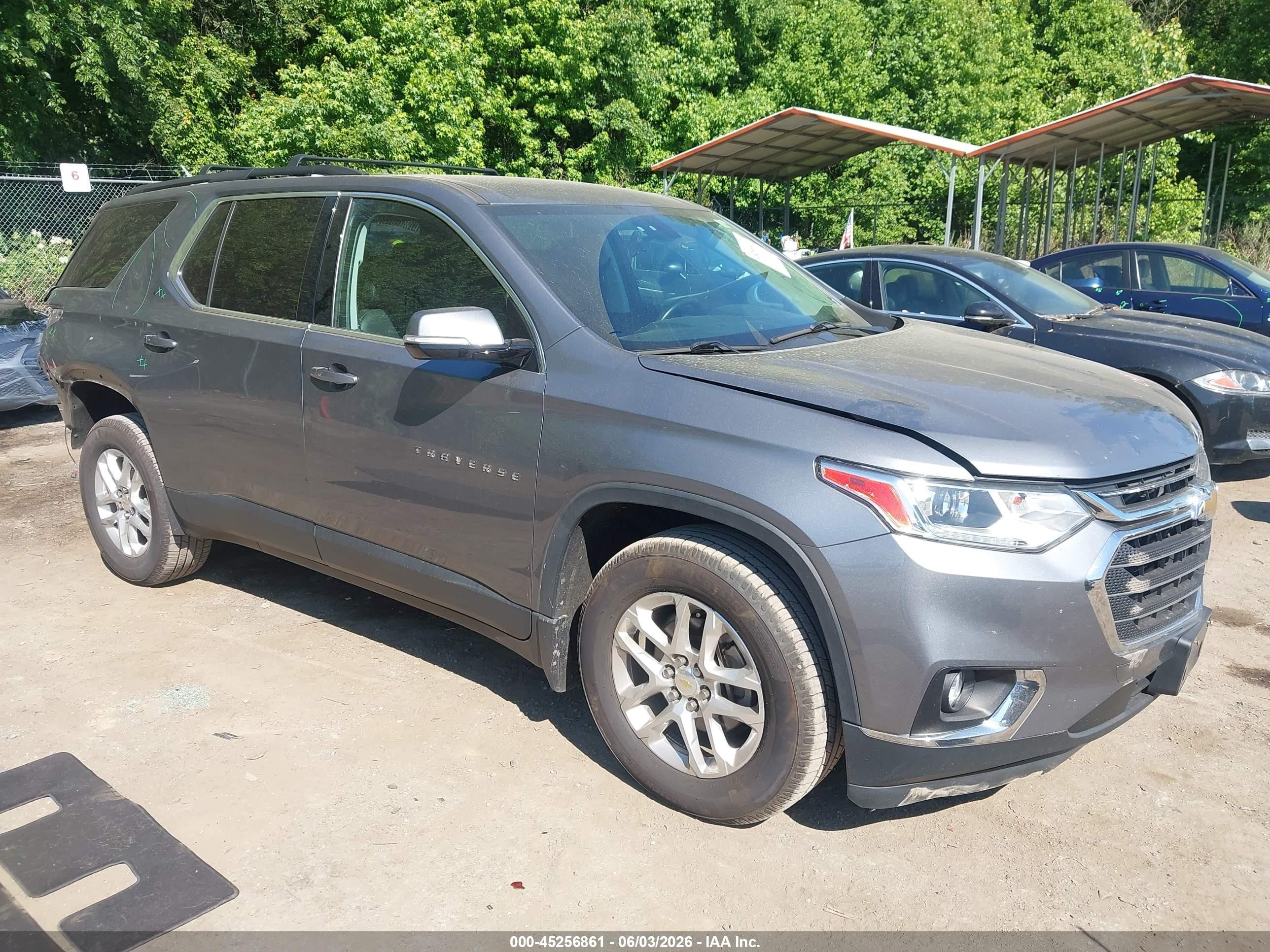 2019 Chevrolet Traverse LT, VIN 1GNEVHKW1KJ295704 — Rear end