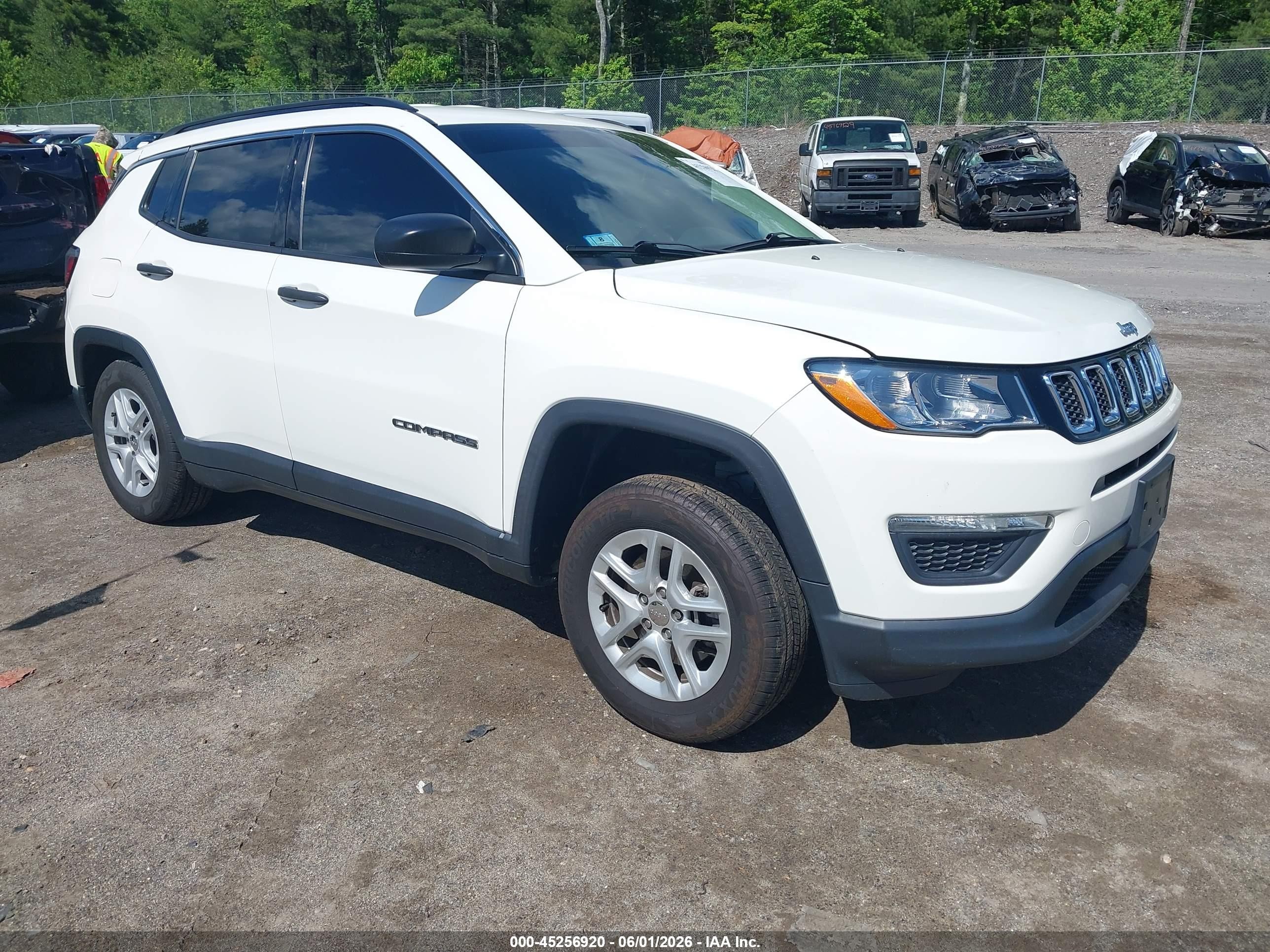 2021 Jeep Compass Sport, VIN 3C4NJDAB0MT599033 — Rear end