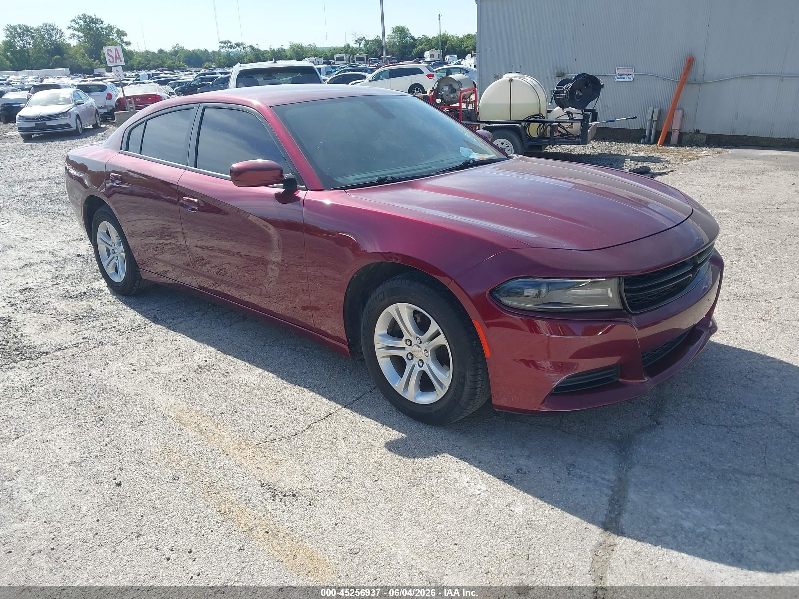 2020 Dodge Charger SXT, VIN 2C3CDXBG4LH190118 — Front end