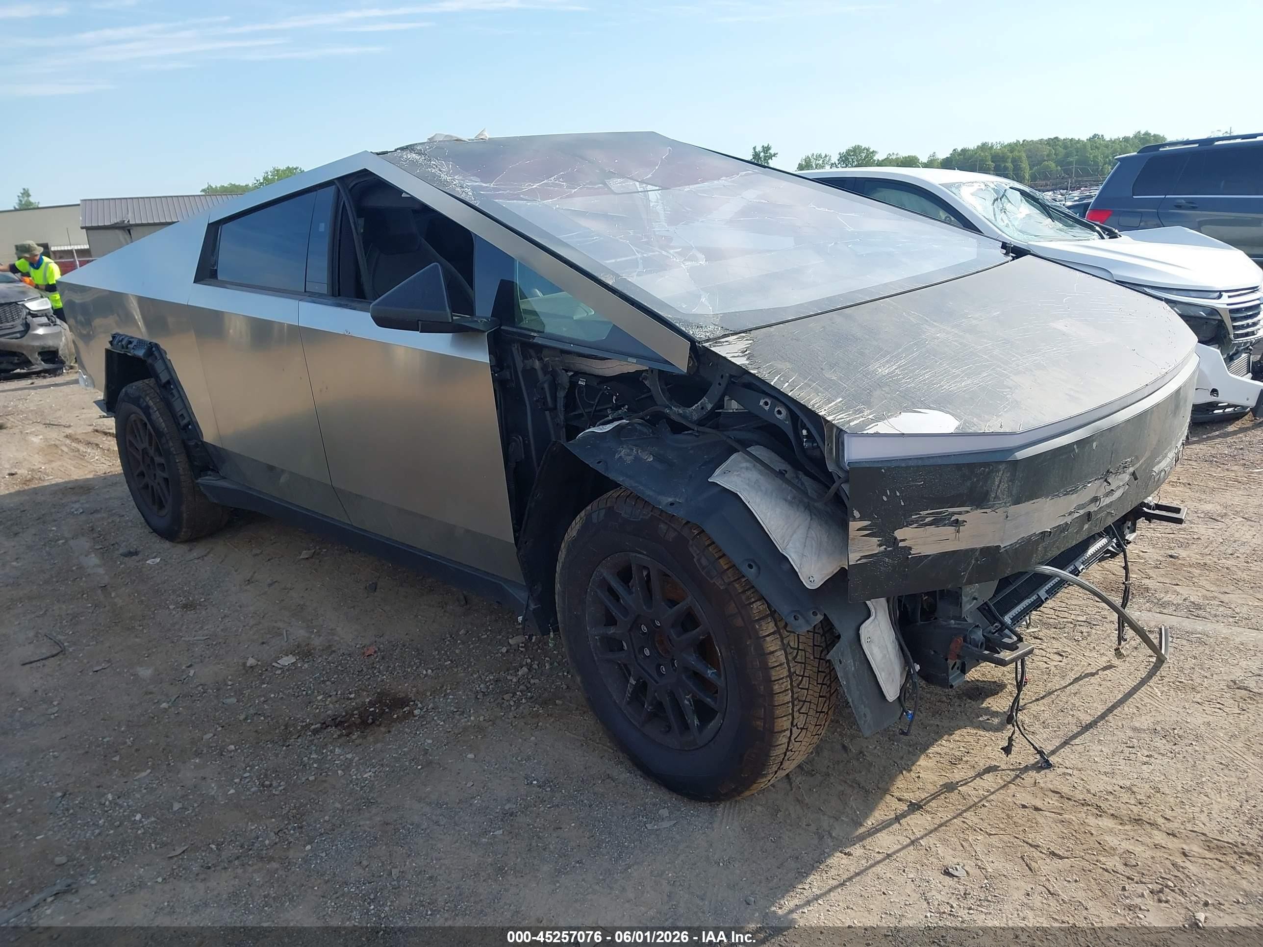 2024 Tesla Cybertruck, VIN 7G2CEHED9RA048999 — All over
