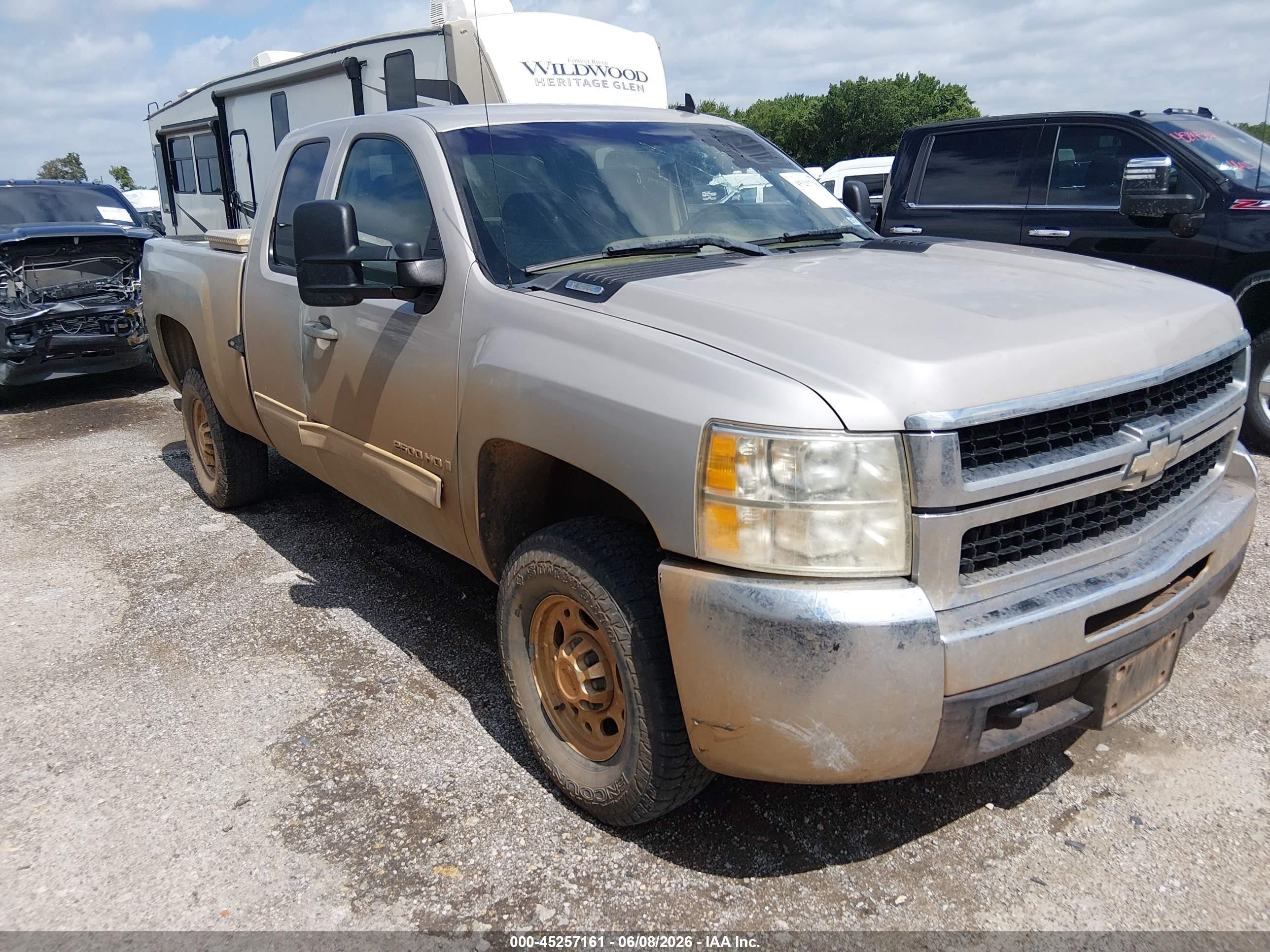 2009 Chevrolet Silverado 2500HD LT, VIN 1GCHC59K39E121150 — Hail
