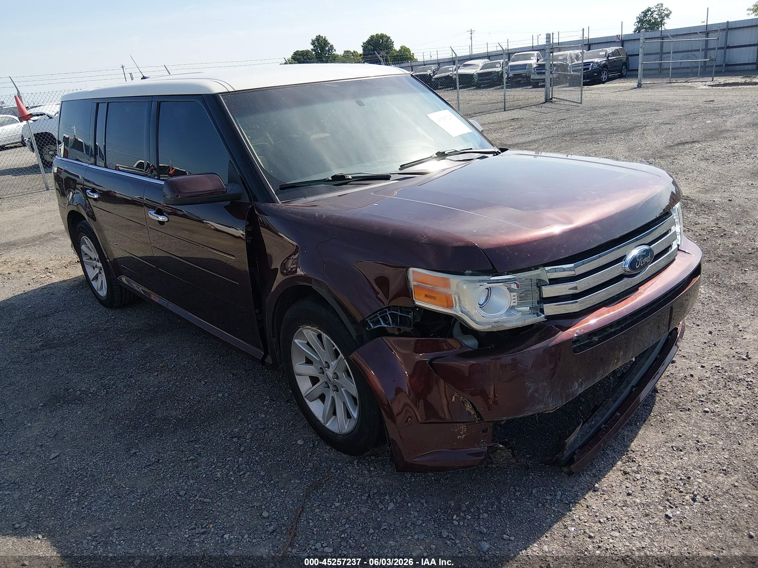 2009 Ford Flex SEL, VIN 2FMDK52C59BA36712 — Front end