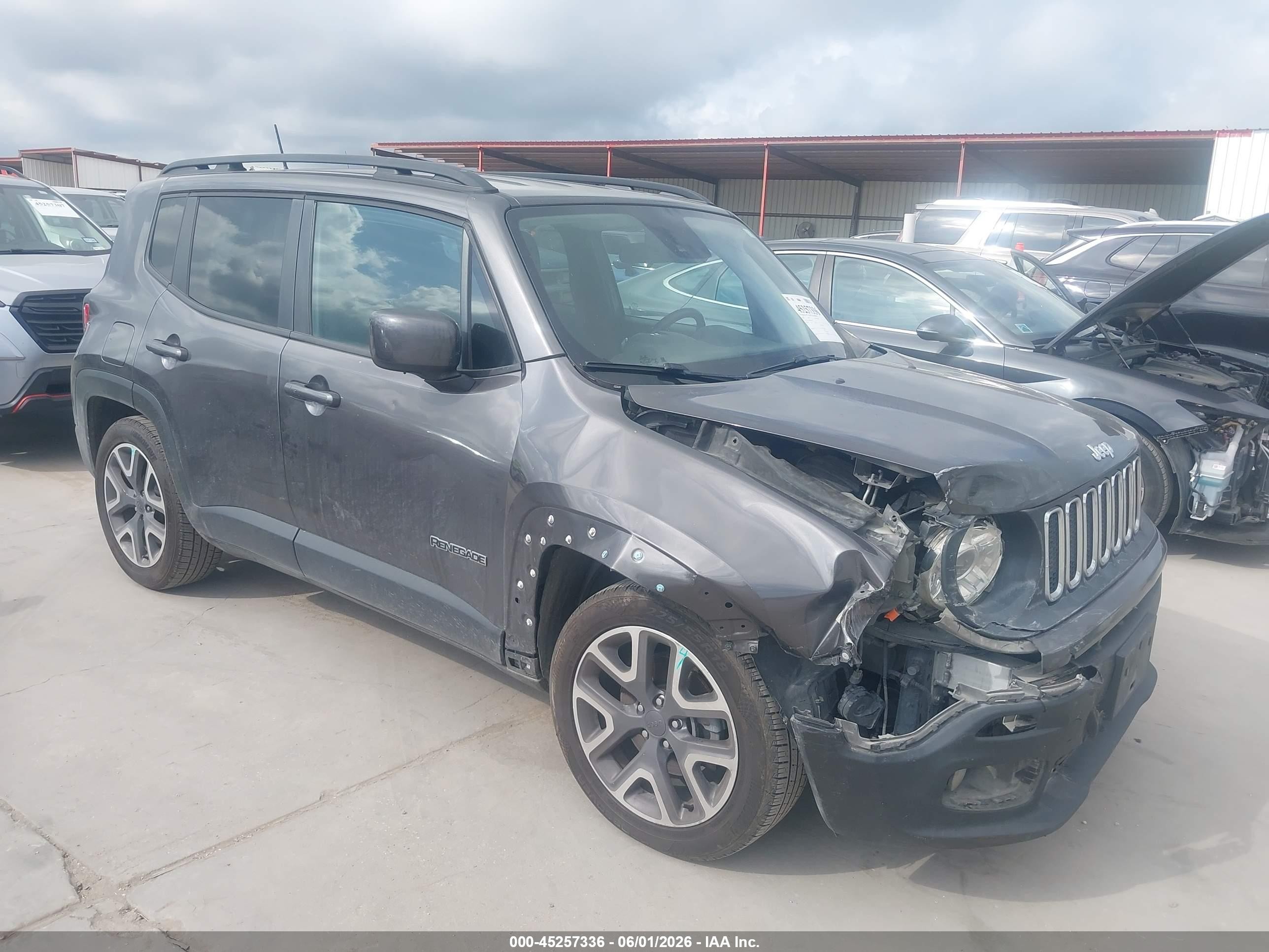 2018 Jeep Renegade Latitude, VIN ZACCJABB1JPG86107 — Front end