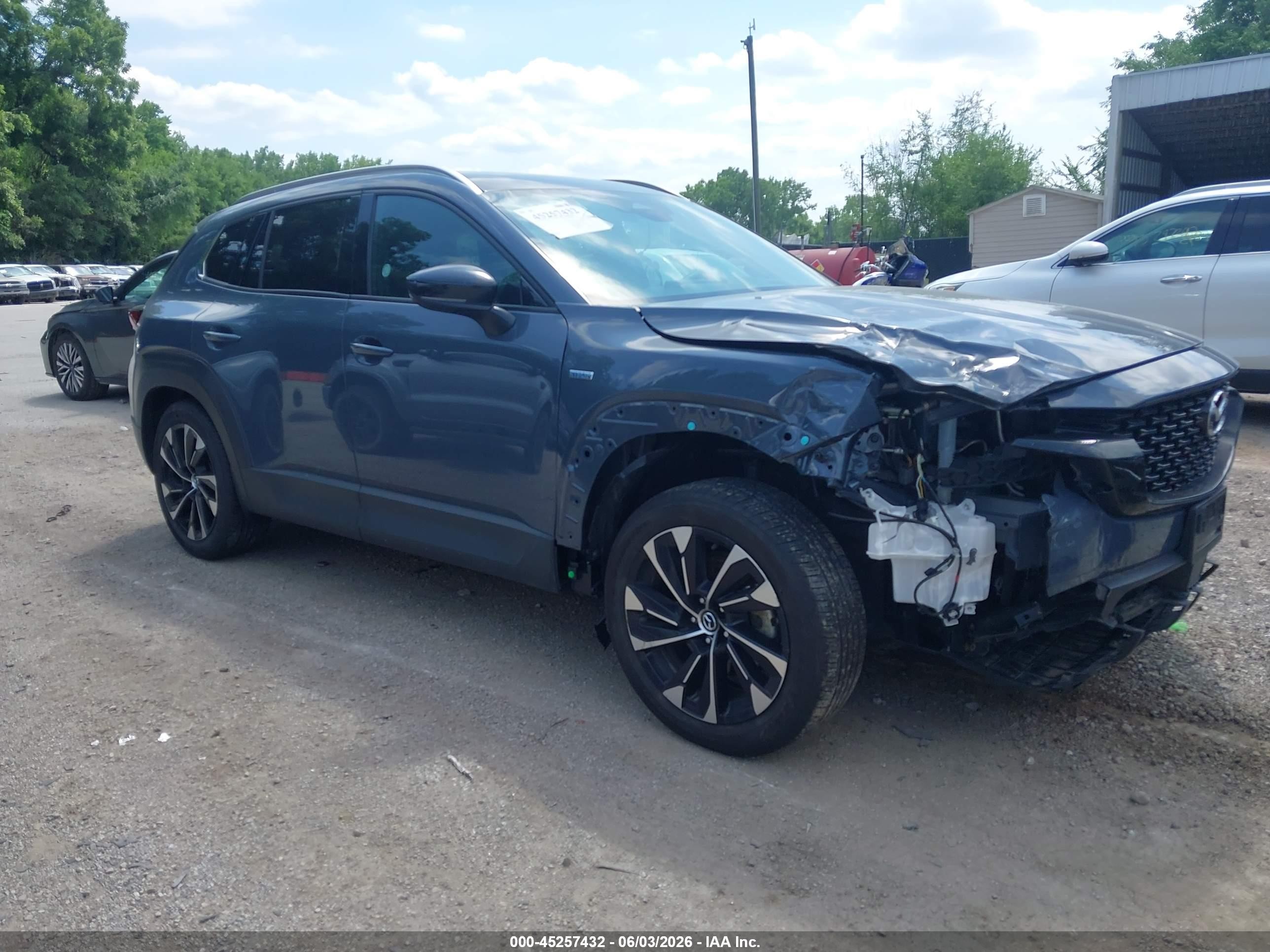 2025 Mazda CX-50 Hybrid Premium Plus Package, VIN 7MMVAAEW6SN132966 — Front end