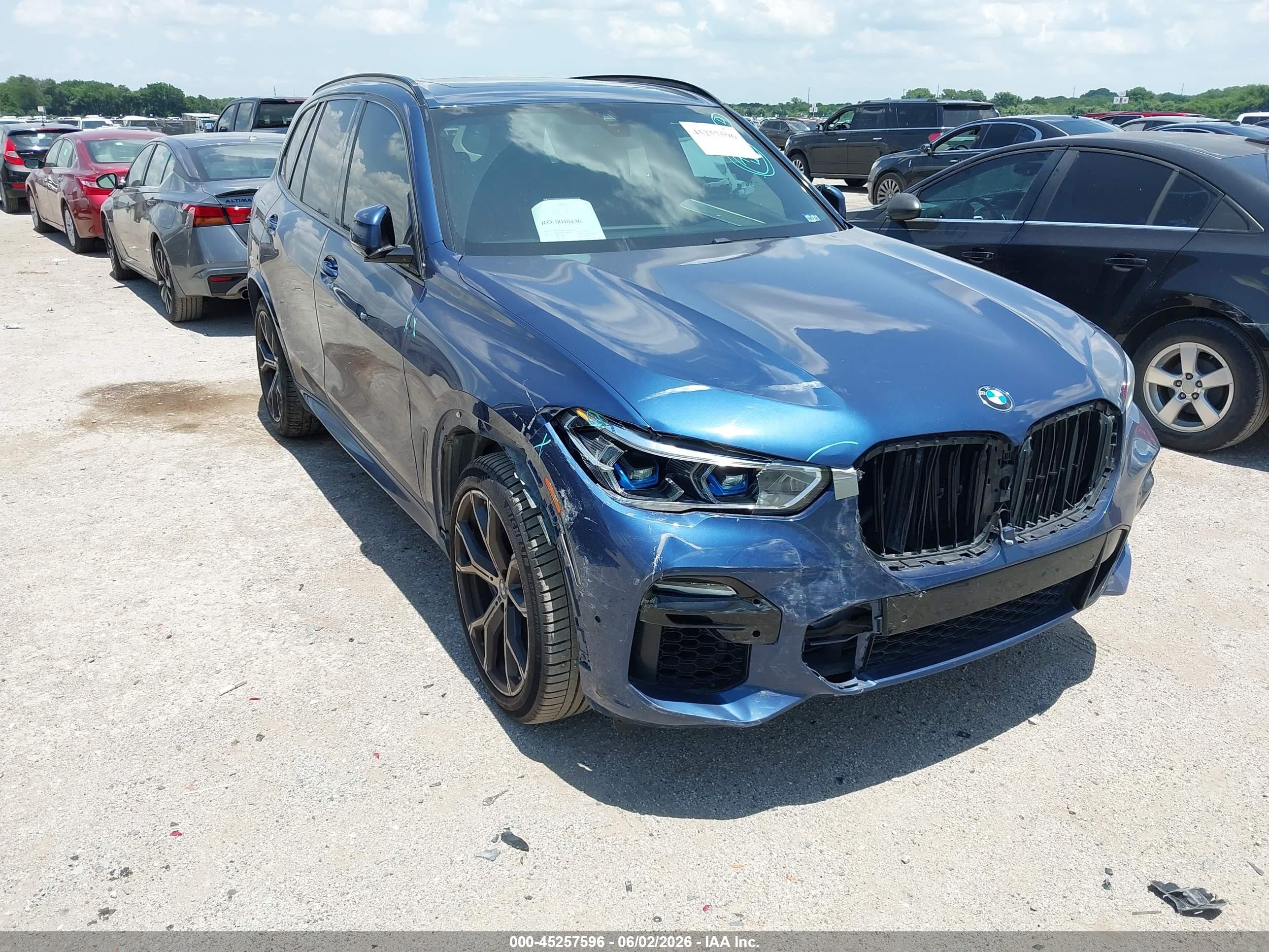 2021 BMW X5 sDrive40i, VIN 5UXCR4C01M9H63301 — Front end