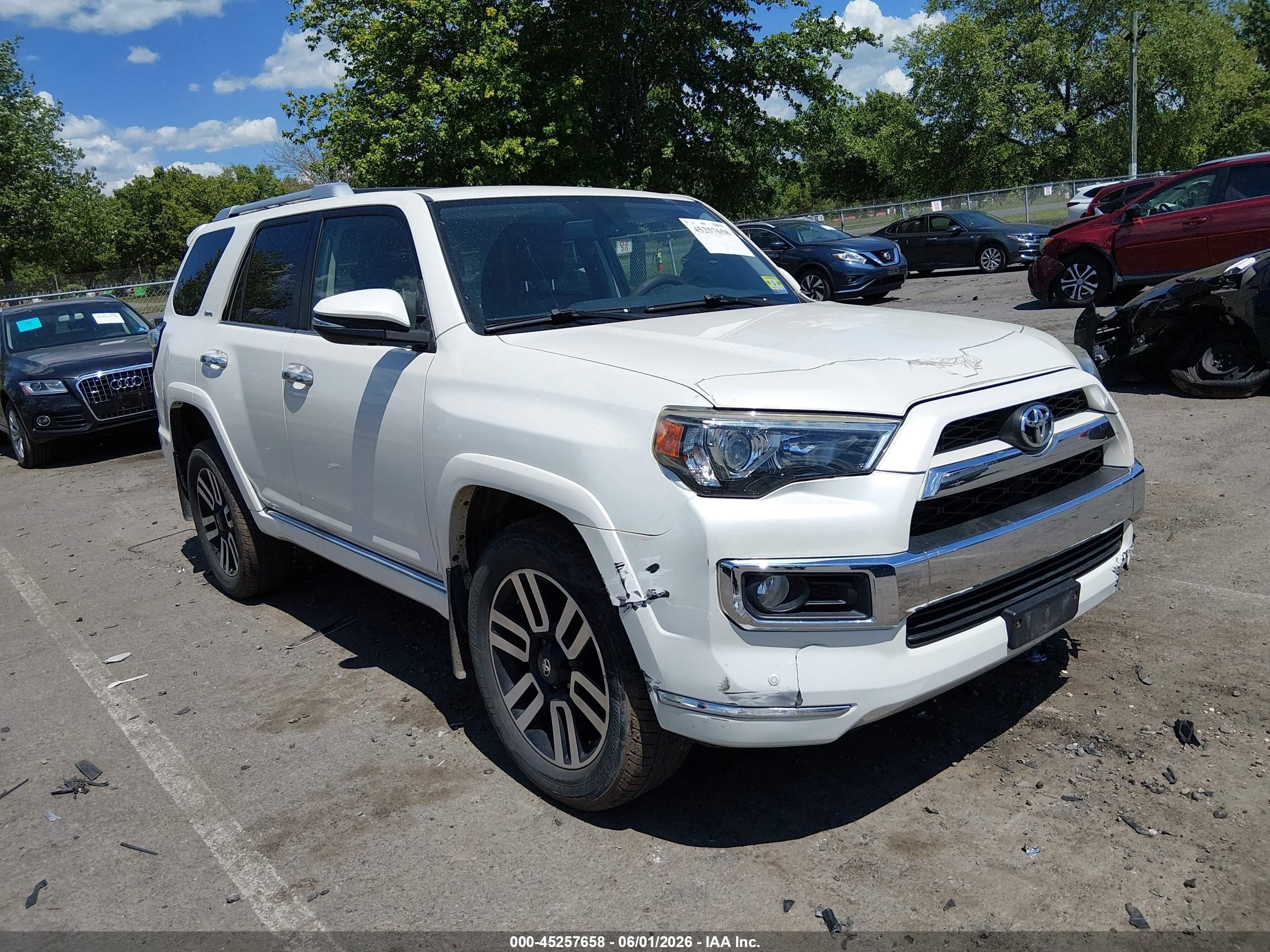 2016 Toyota 4Runner SR5 Premium, VIN JTEBU5JR0G5405078 — Перед