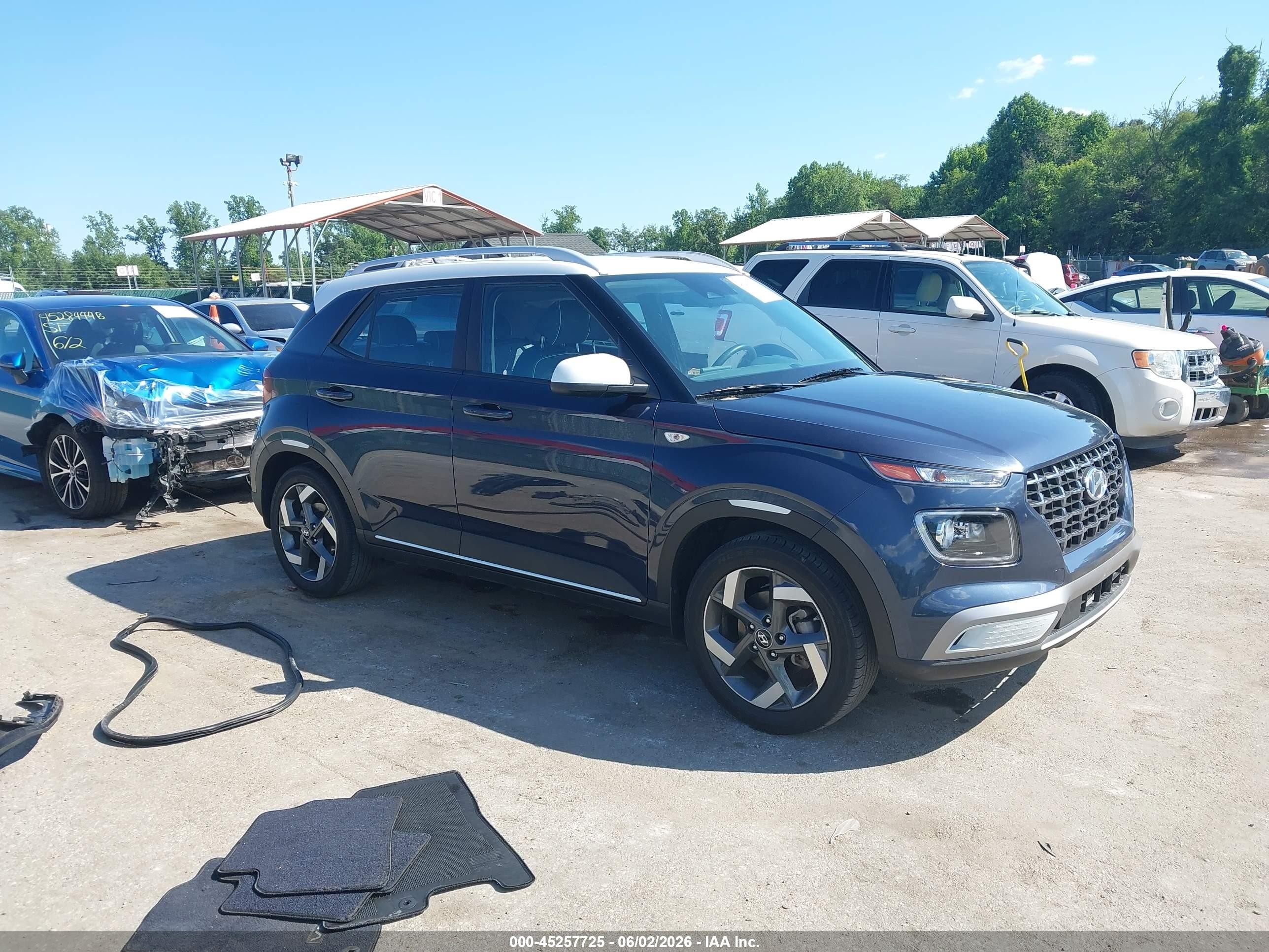 2023 Hyundai Venue SEL, VIN KMHRC8A32PU277351 — Side