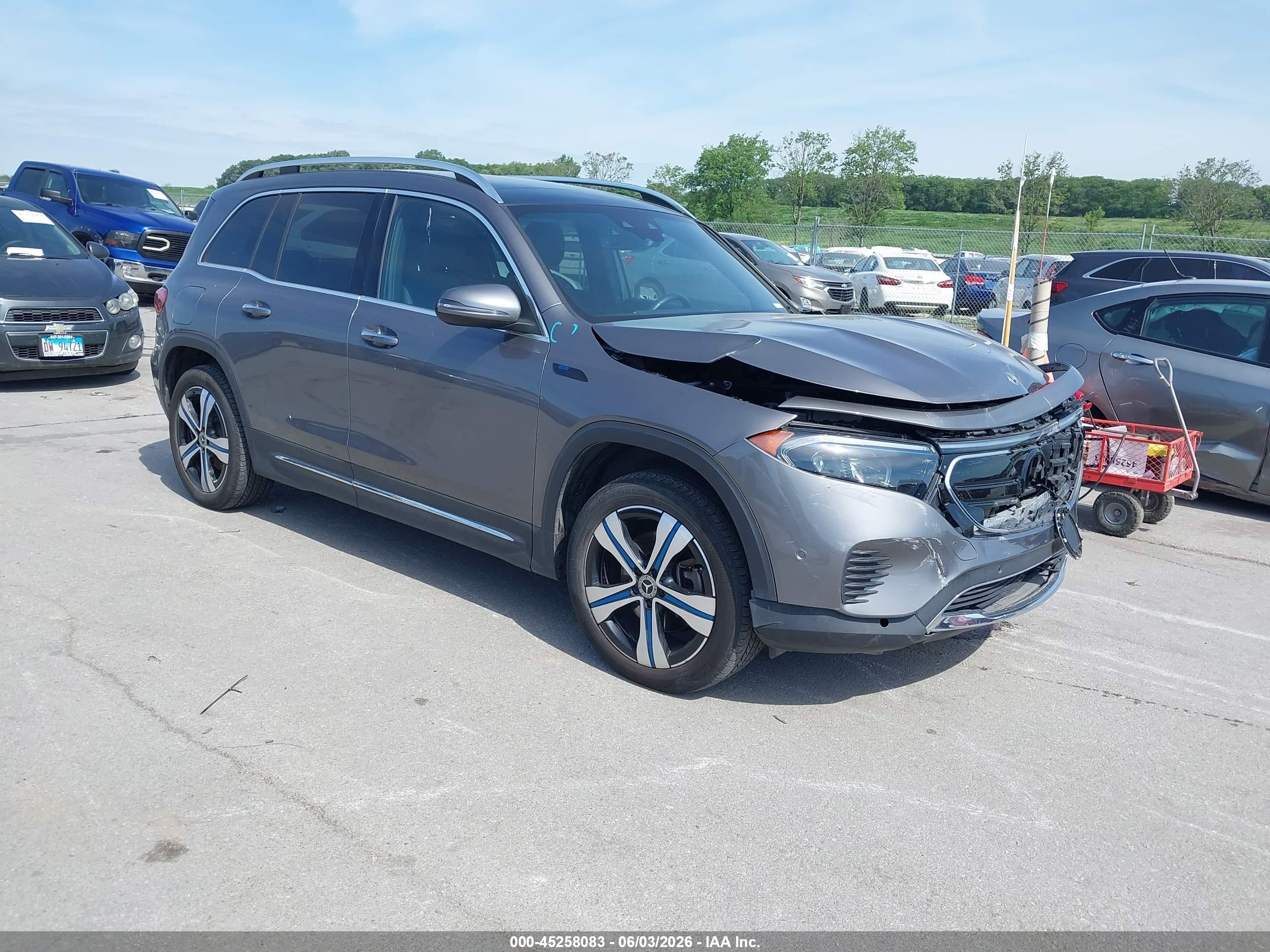 2022 Mercedes-Benz EQB 350, VIN W1N9M1DB5NN007946 — Front end