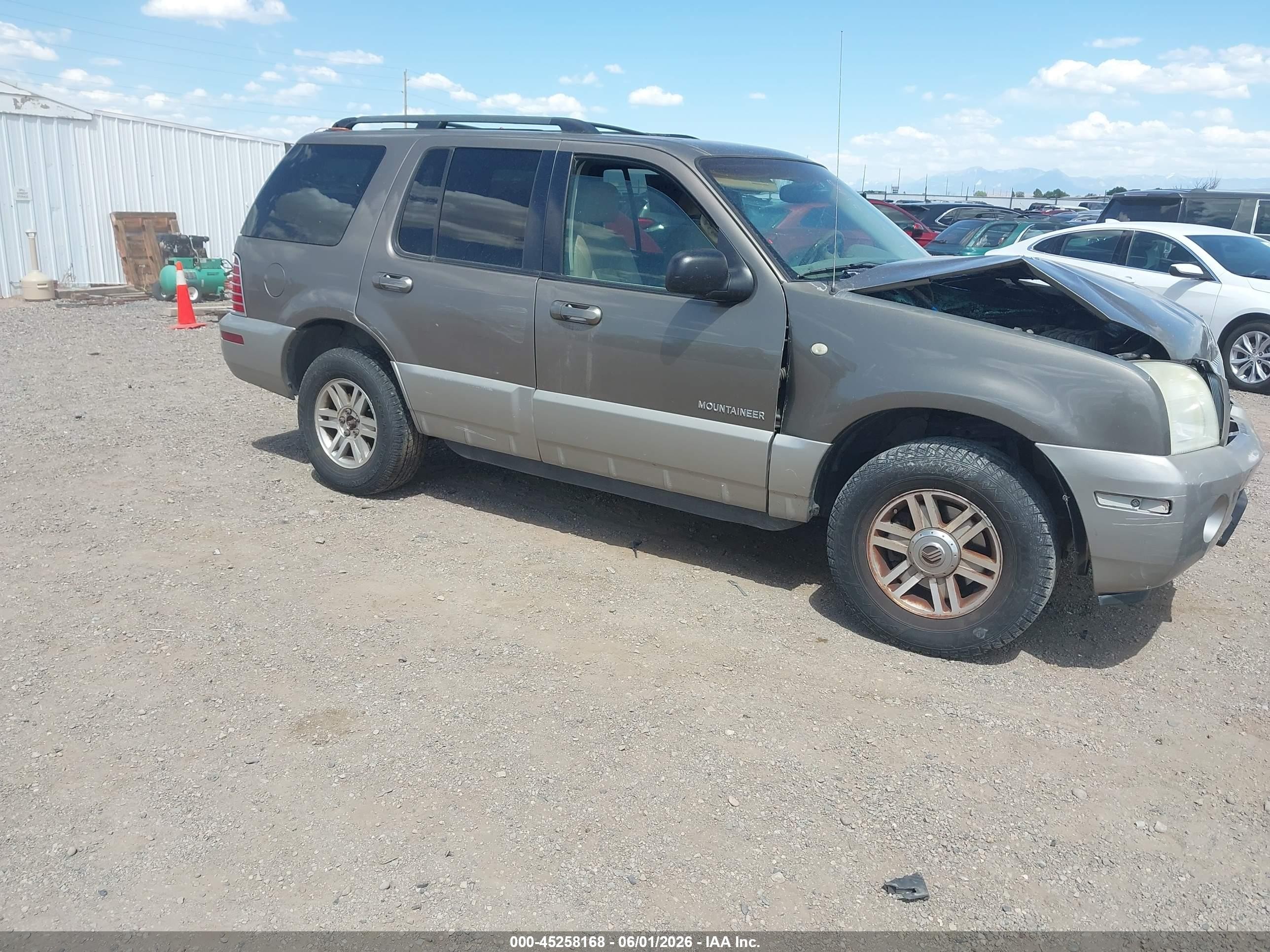 2002 Mercury Mountaineer, VIN 4M2ZU86W52UJ20291 — Front end