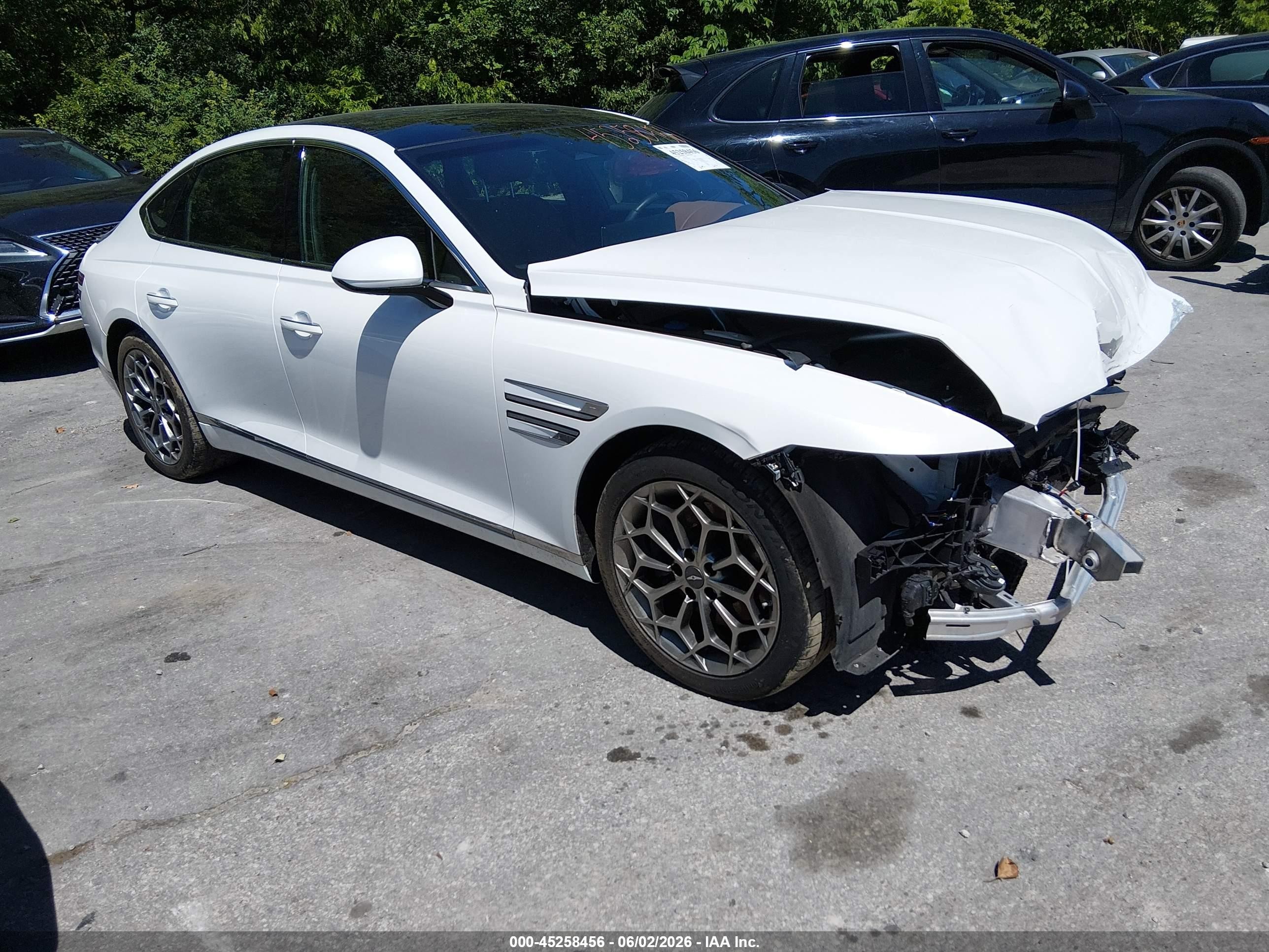 2021 Genesis G80 2.5T, VIN KMTGB4SC2MU048834 — Front end